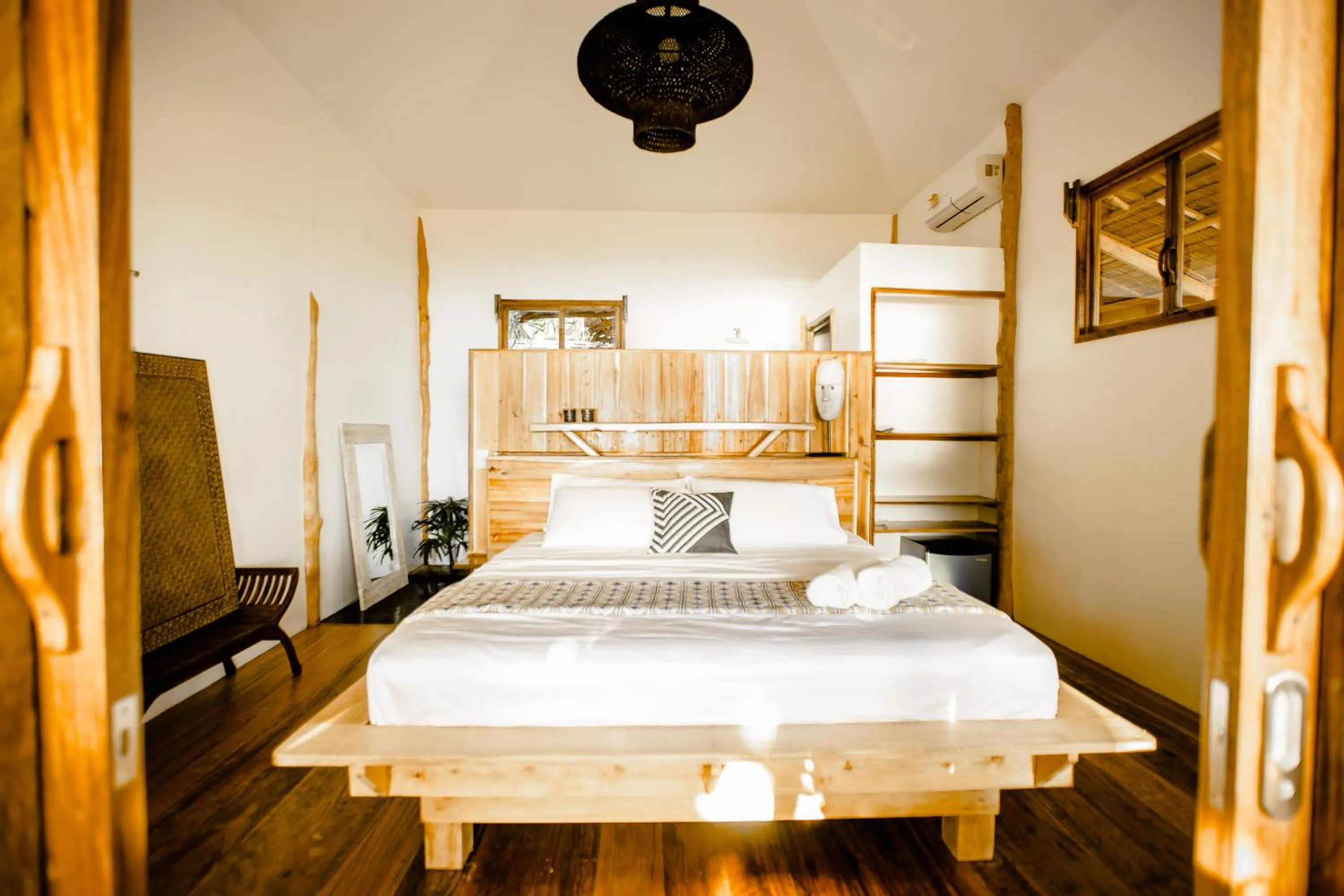 Bedroom, Bed in Maligaya Beach Bungalows
