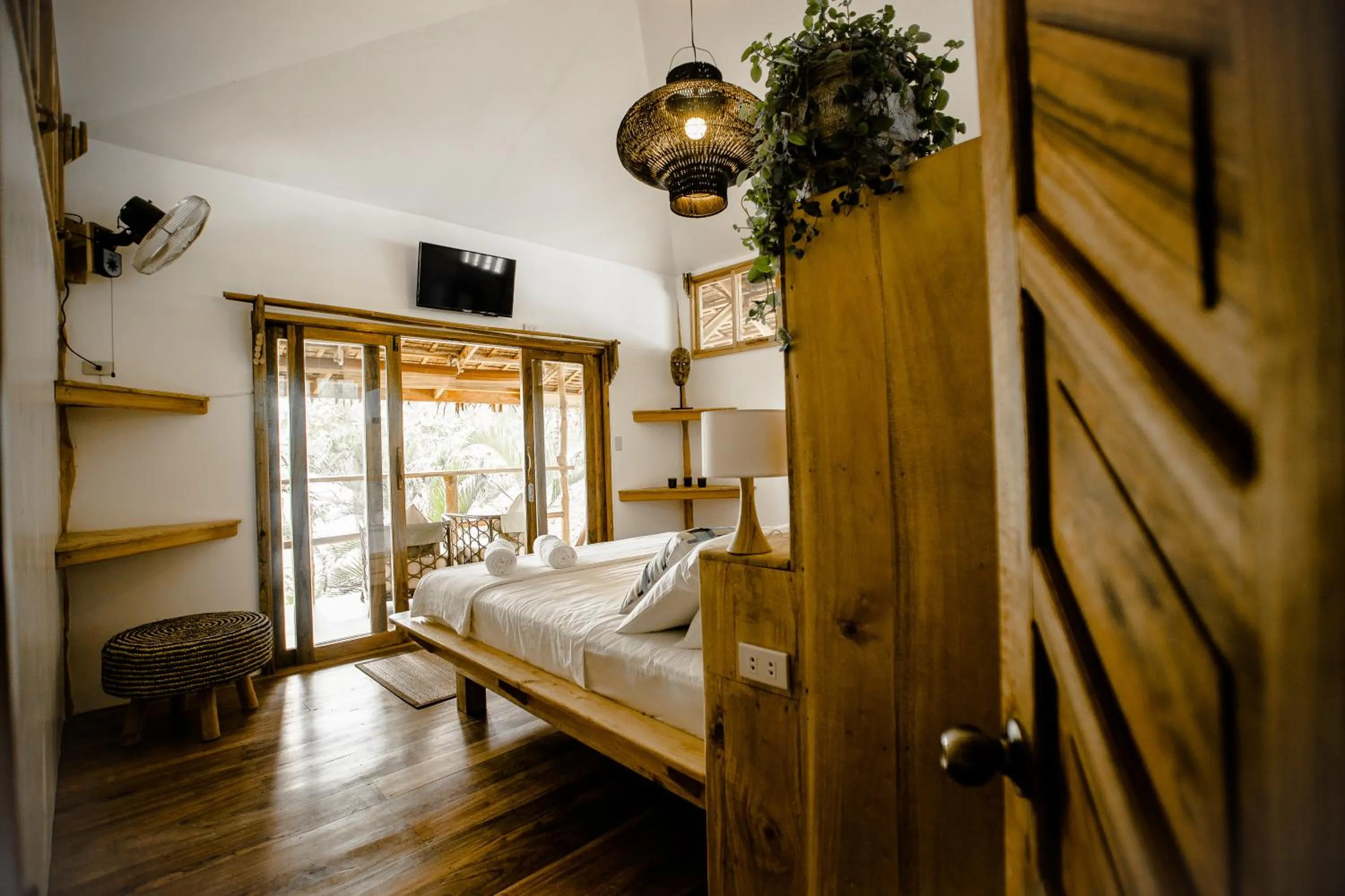 Bedroom, Bed in Maligaya Beach Bungalows
