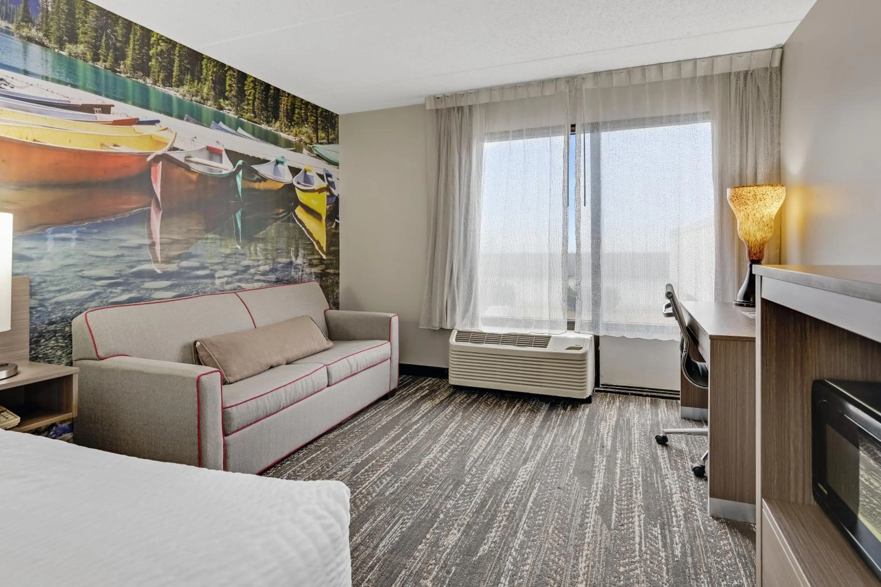 Bedroom in Clarion Pointe Near Erie Casino