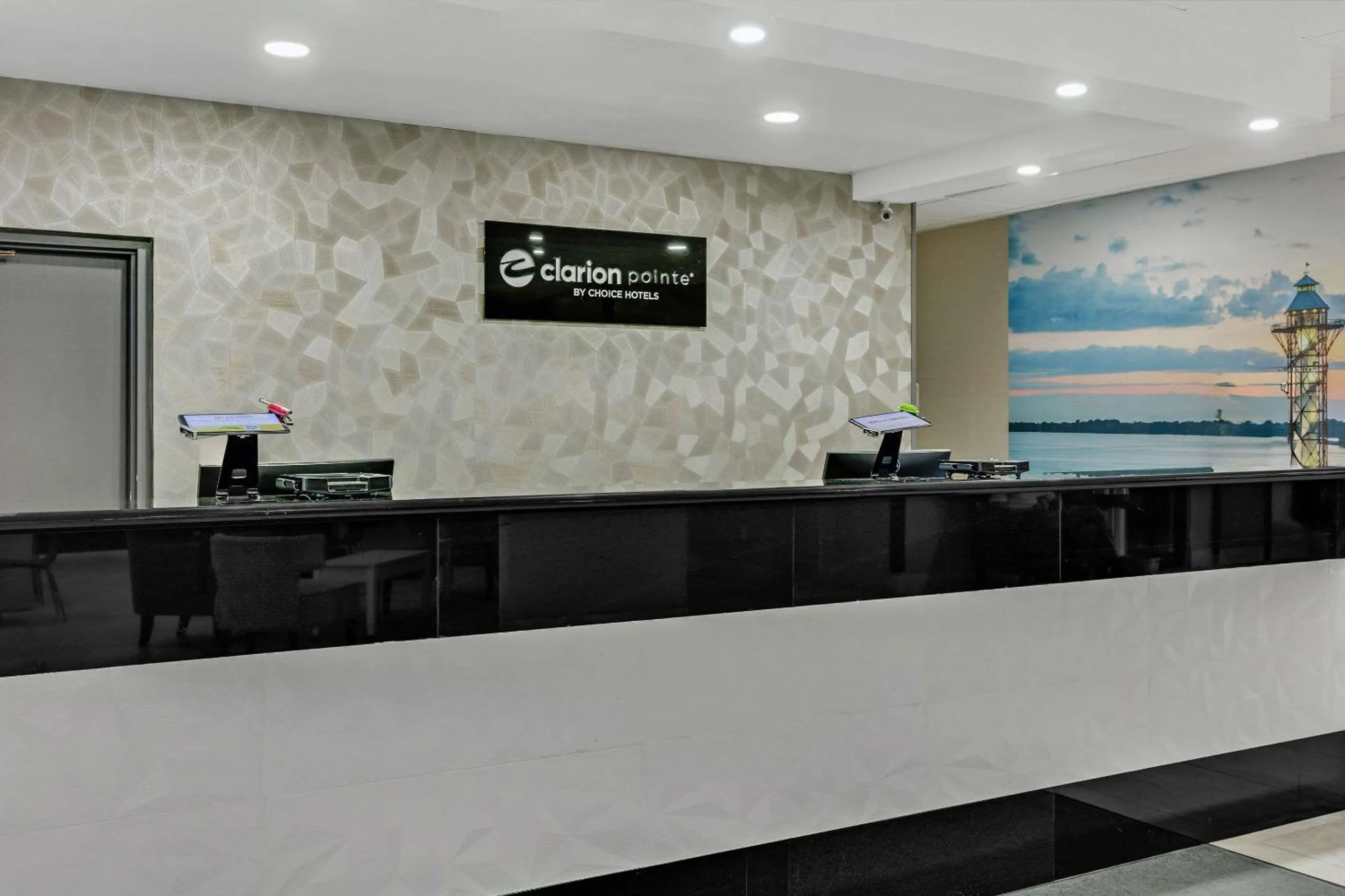 Lobby or reception in Clarion Pointe Near Erie Casino