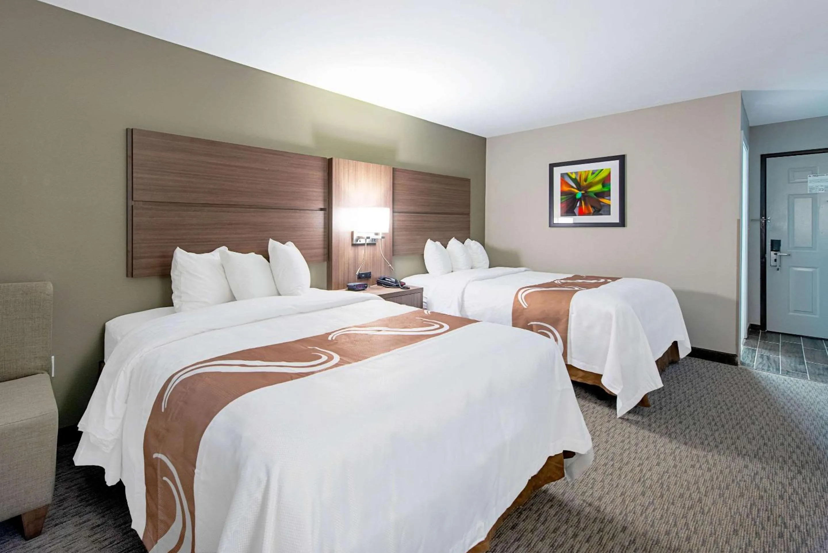 Photo of the whole room, Bed in Quality Inn Mishawaka - South Bend