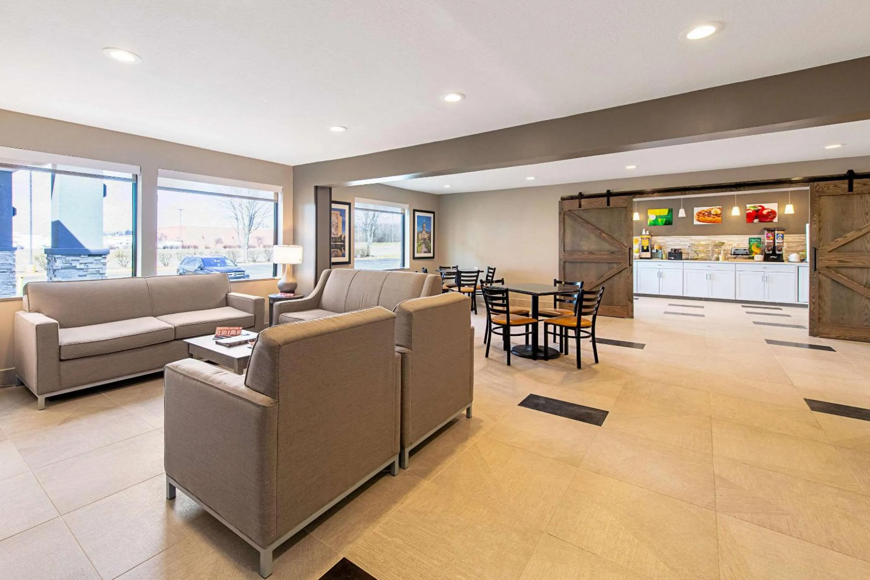 Lobby or reception in Quality Inn Mishawaka - South Bend