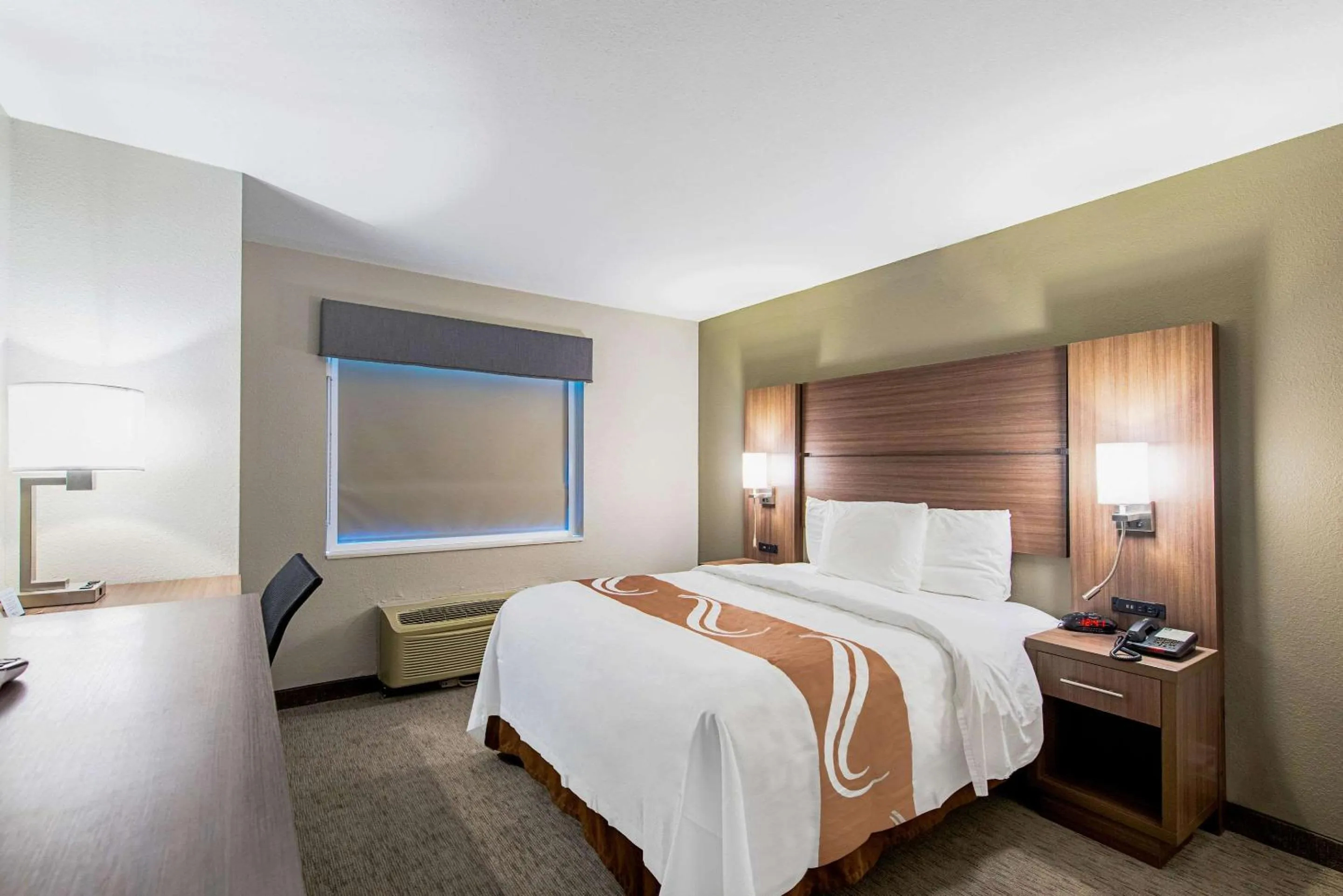 Photo of the whole room, Bed in Quality Inn Mishawaka - South Bend