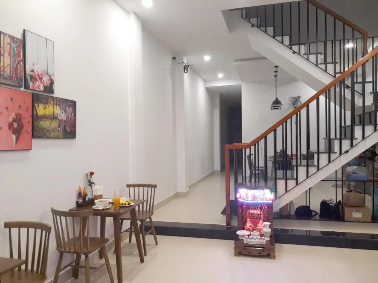 Communal lounge/ TV room in candyinn