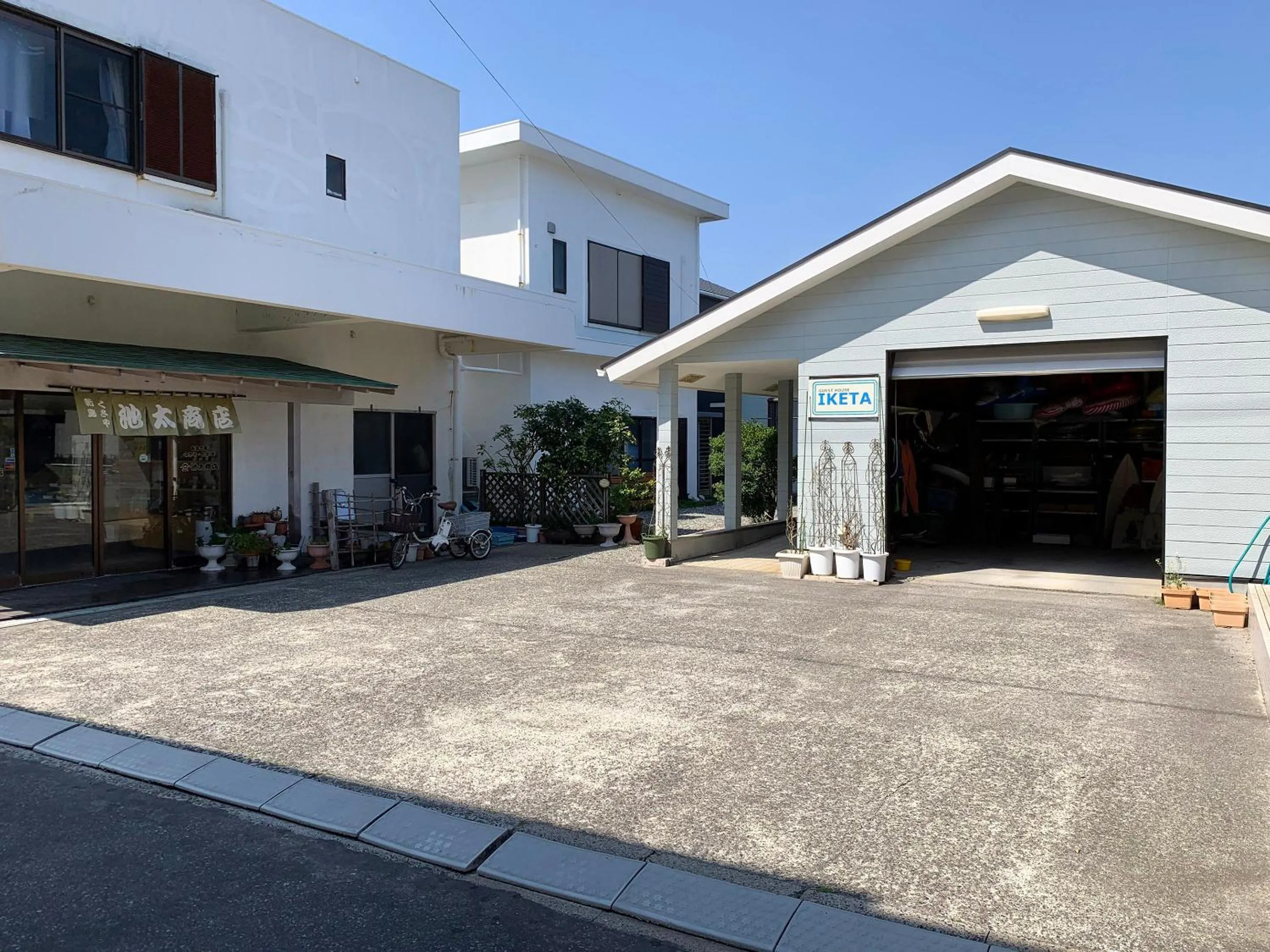 Property building in Guesthouse IKETA