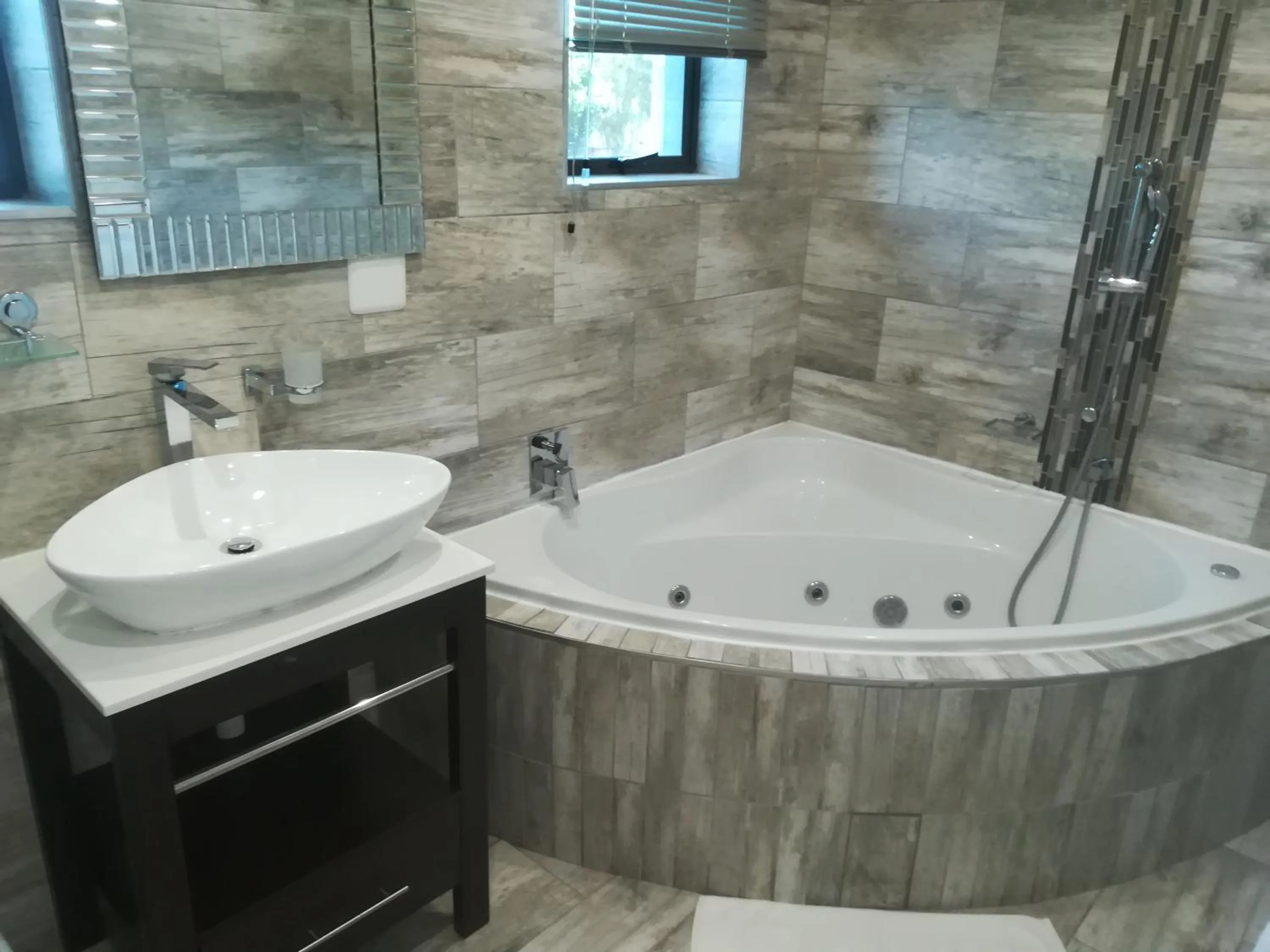 Bathroom in Garden Top Hotel