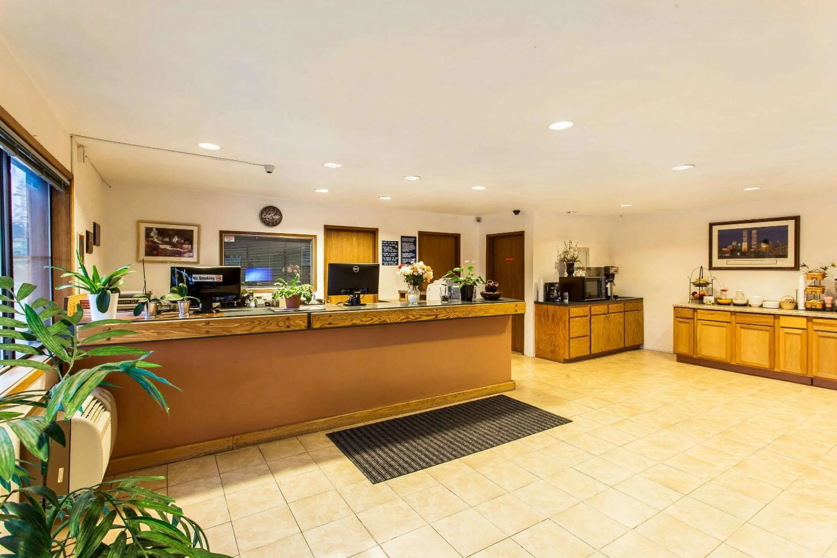 Lobby or reception in Econo Lodge Everett