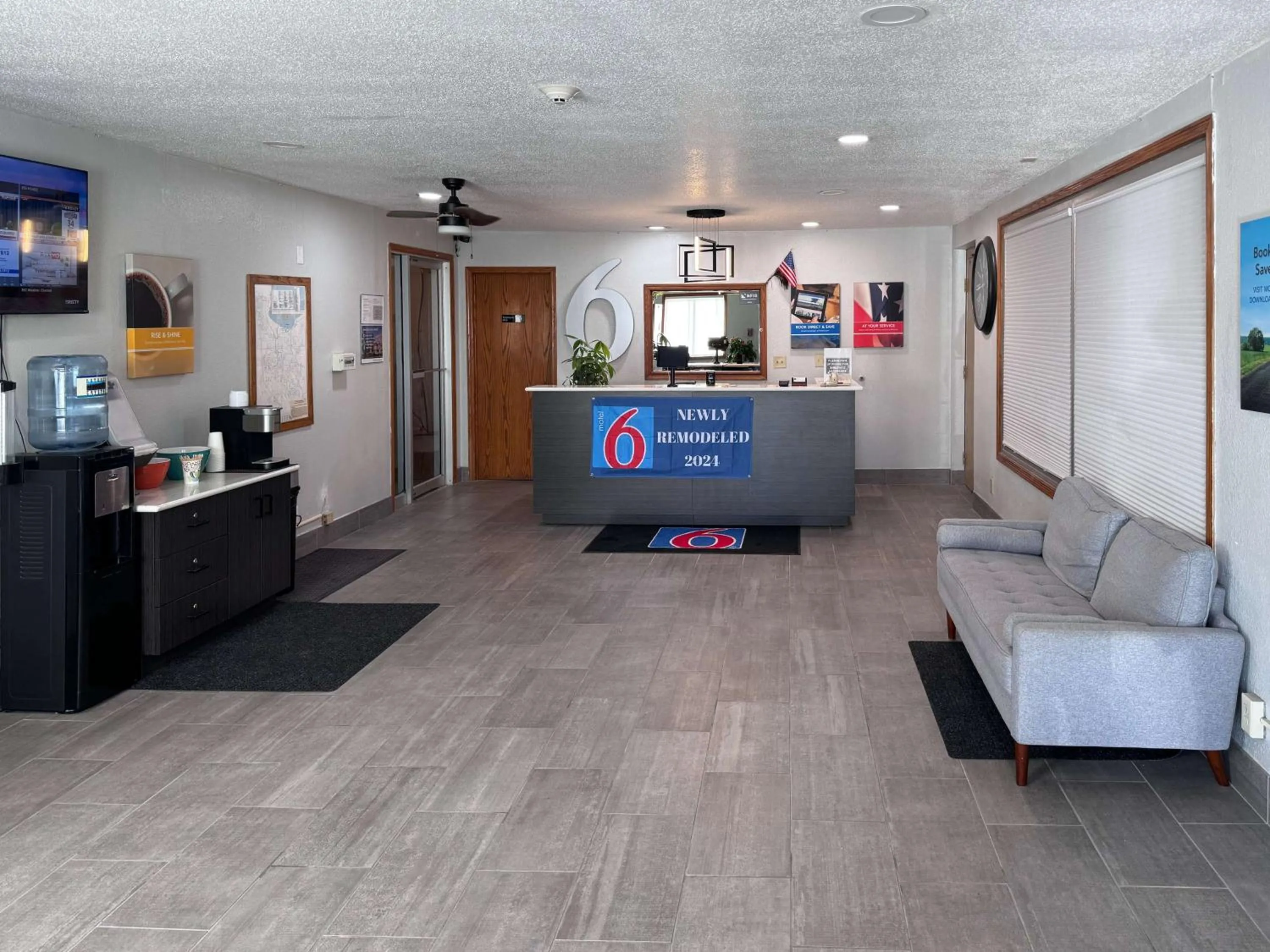 Lobby or reception in Motel 6-Fond Du Lac, WI