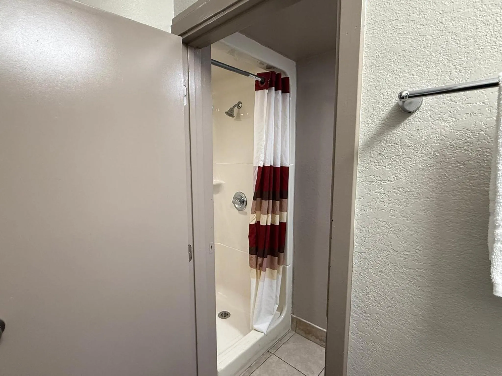 Bathroom in Red Roof Inn Austin - Round Rock