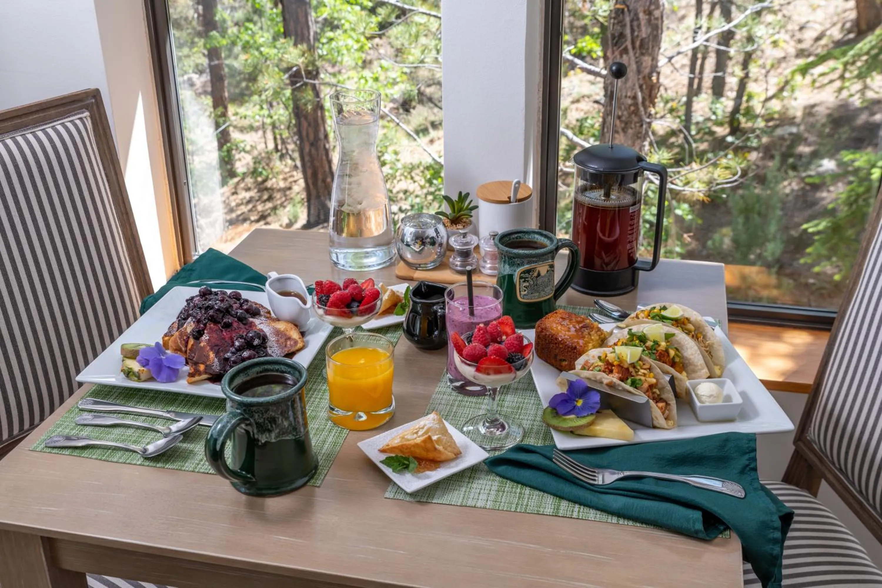 Breakfast in Sheridan House Inn- Adult Only Accommodation