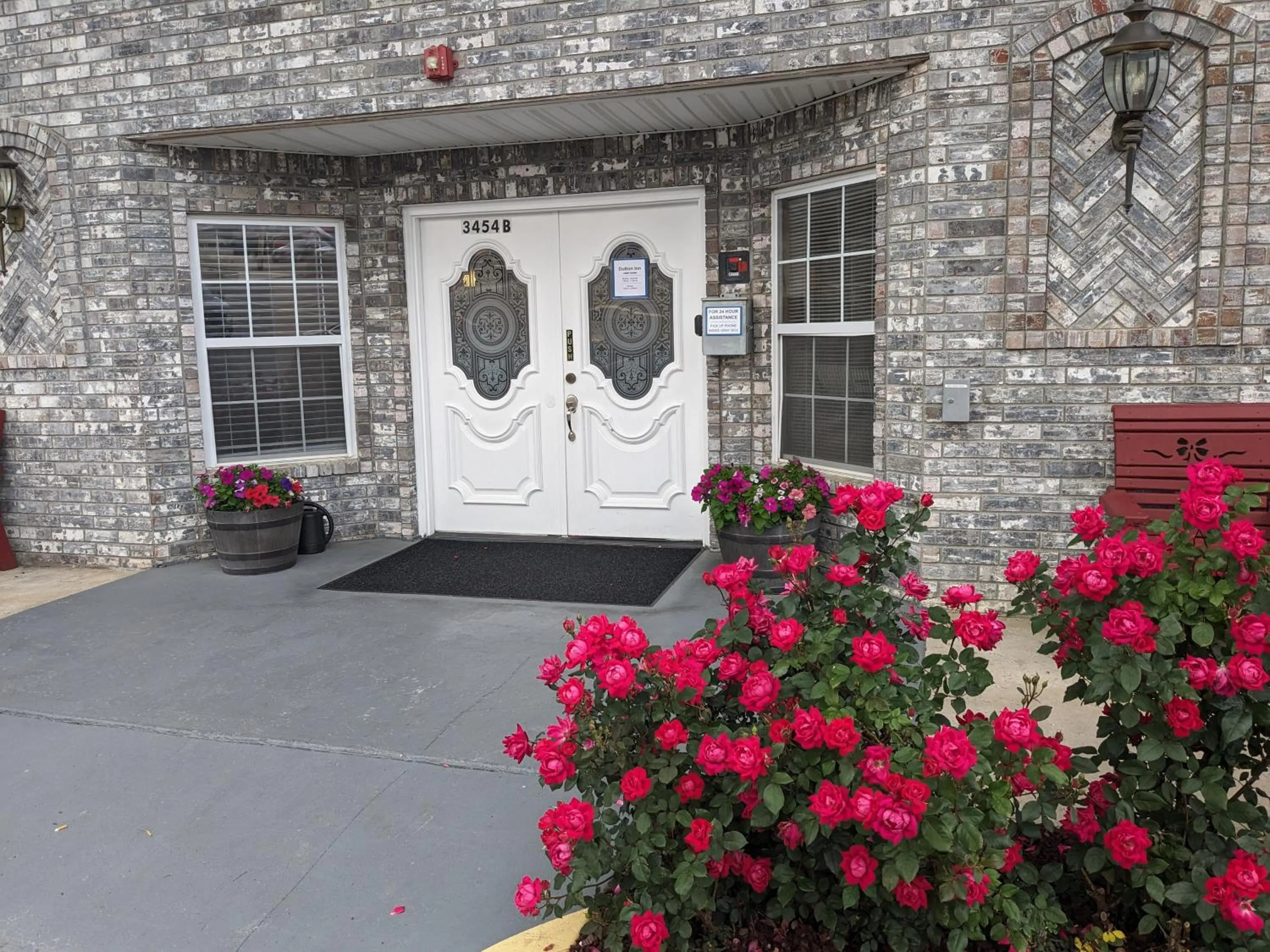 Property building in Dutton Inn