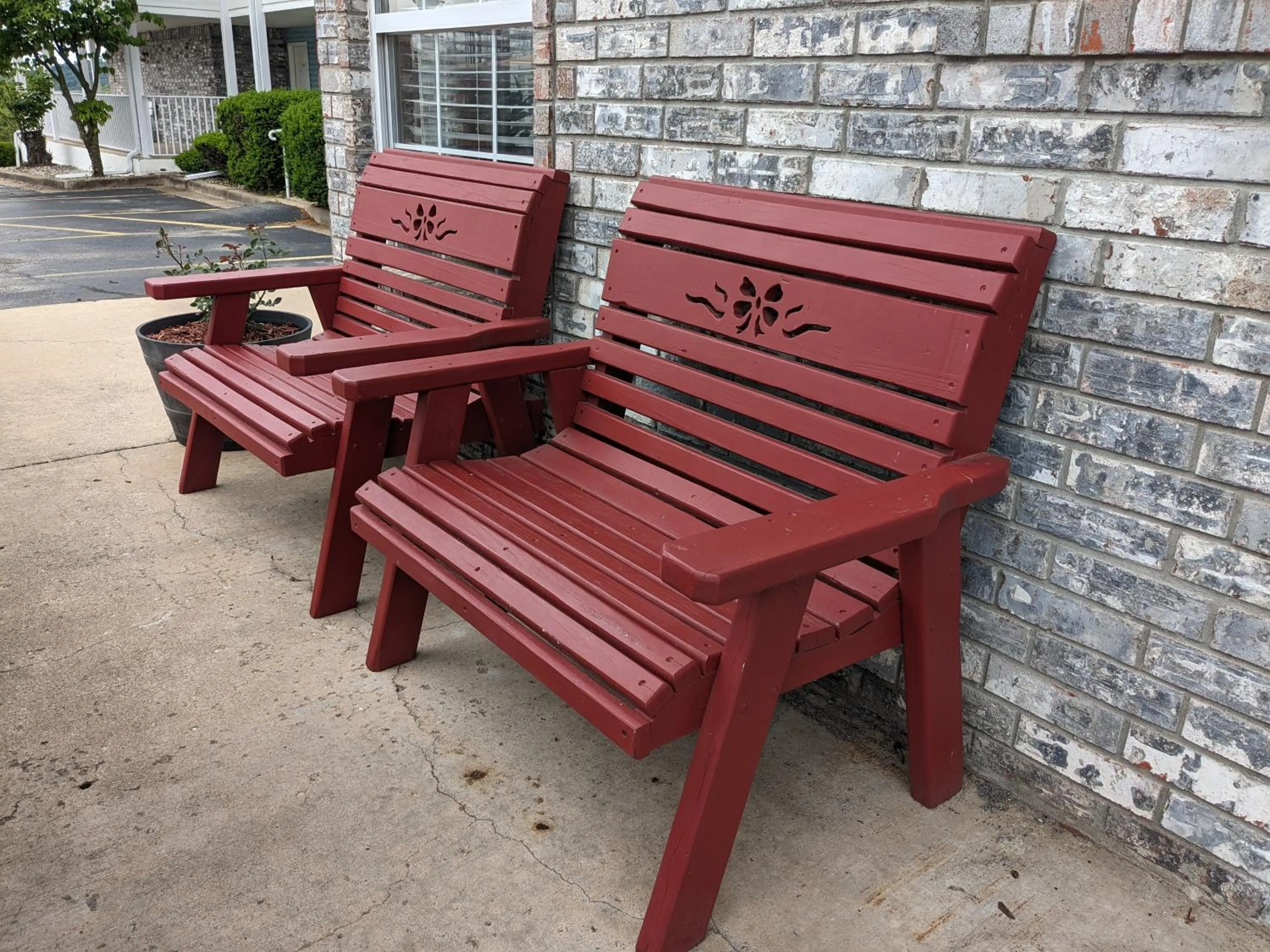 Property building in Dutton Inn