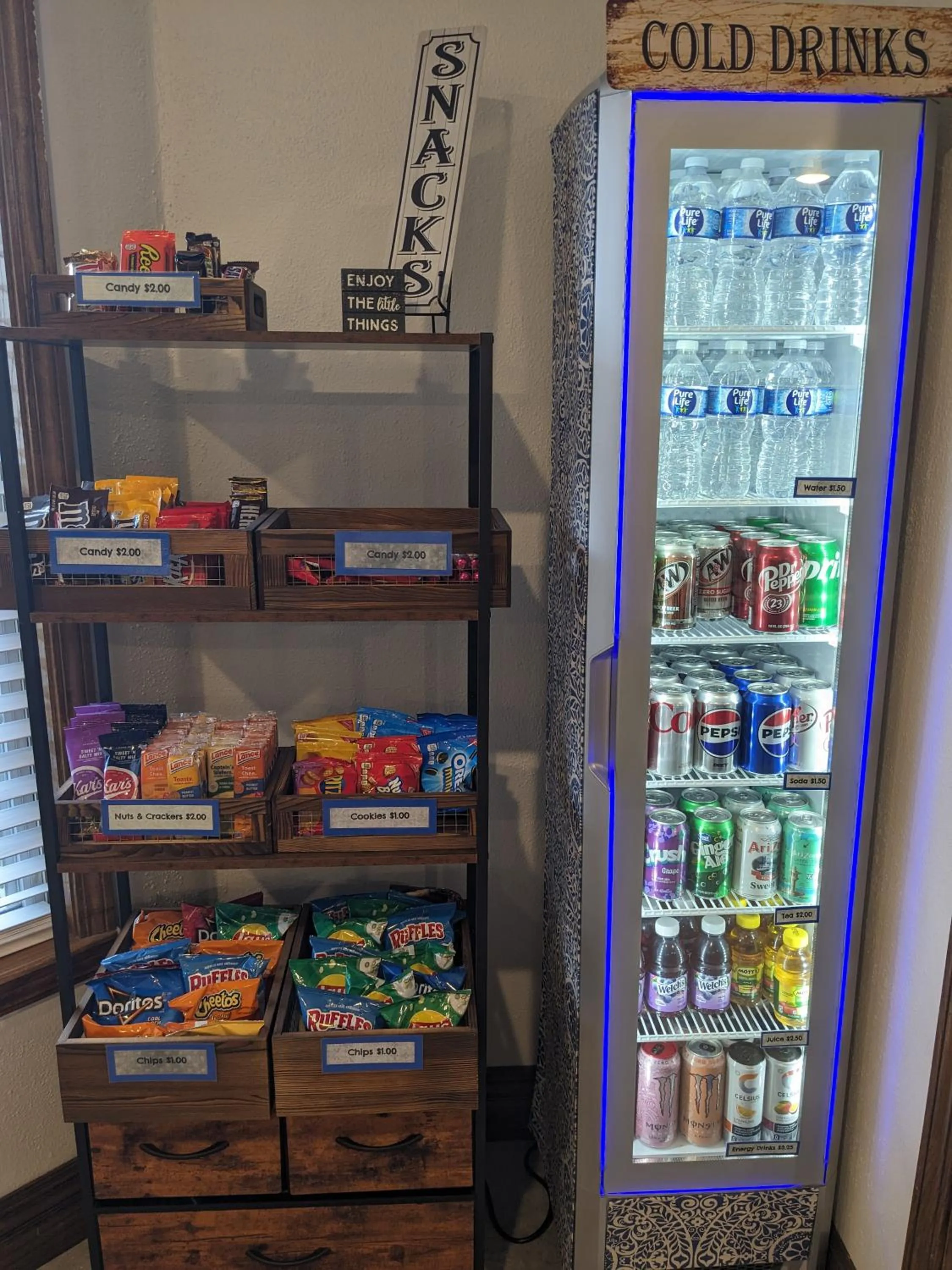 vending machine in Dutton Inn