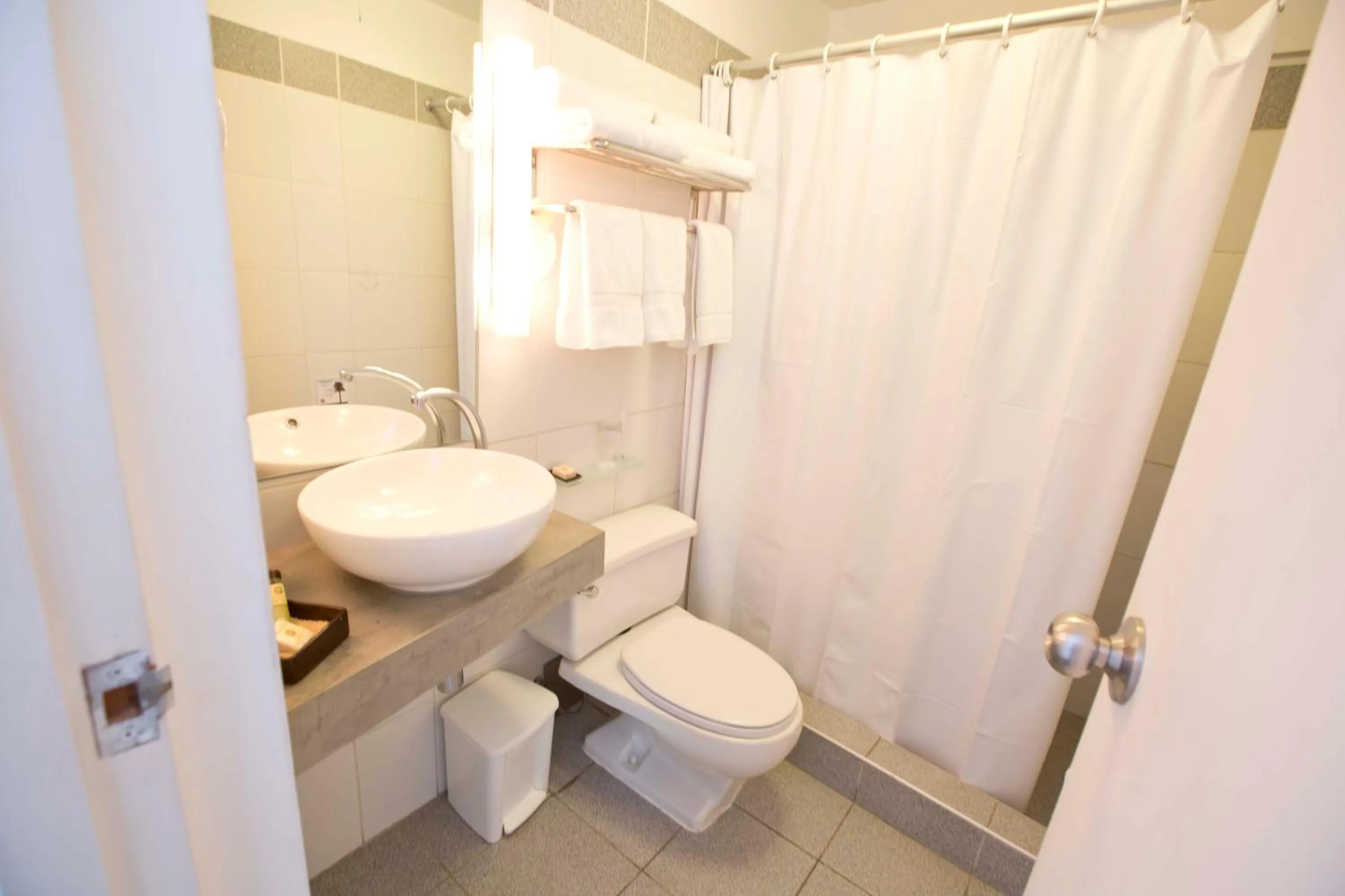 Bathroom in Tierra Viva Puno Plaza