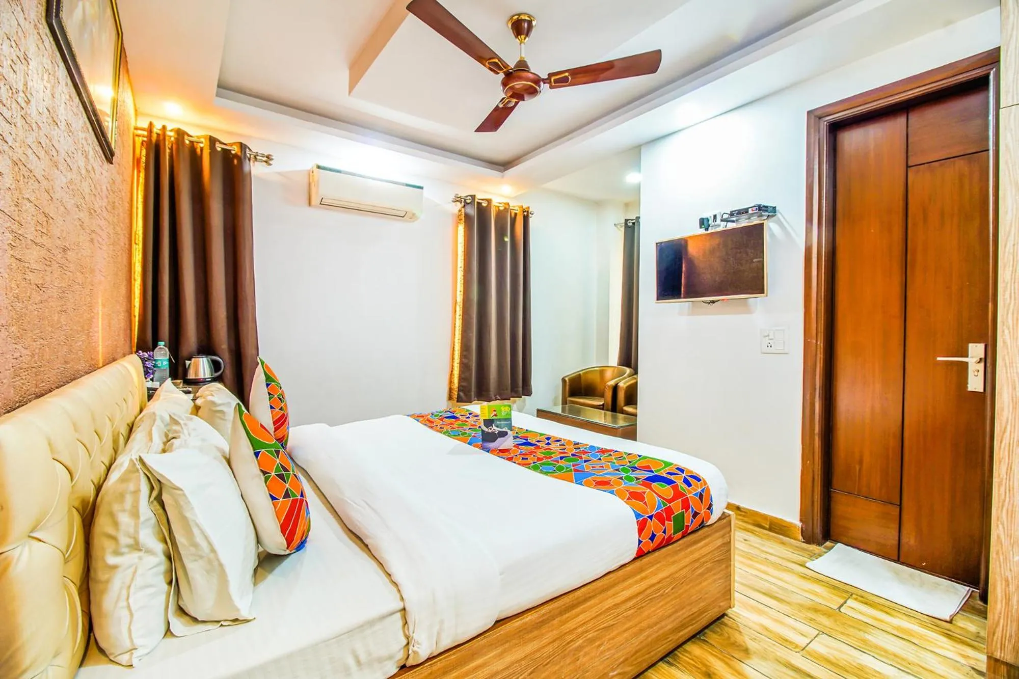 Bedroom, Bed in Royal Comfort Castle