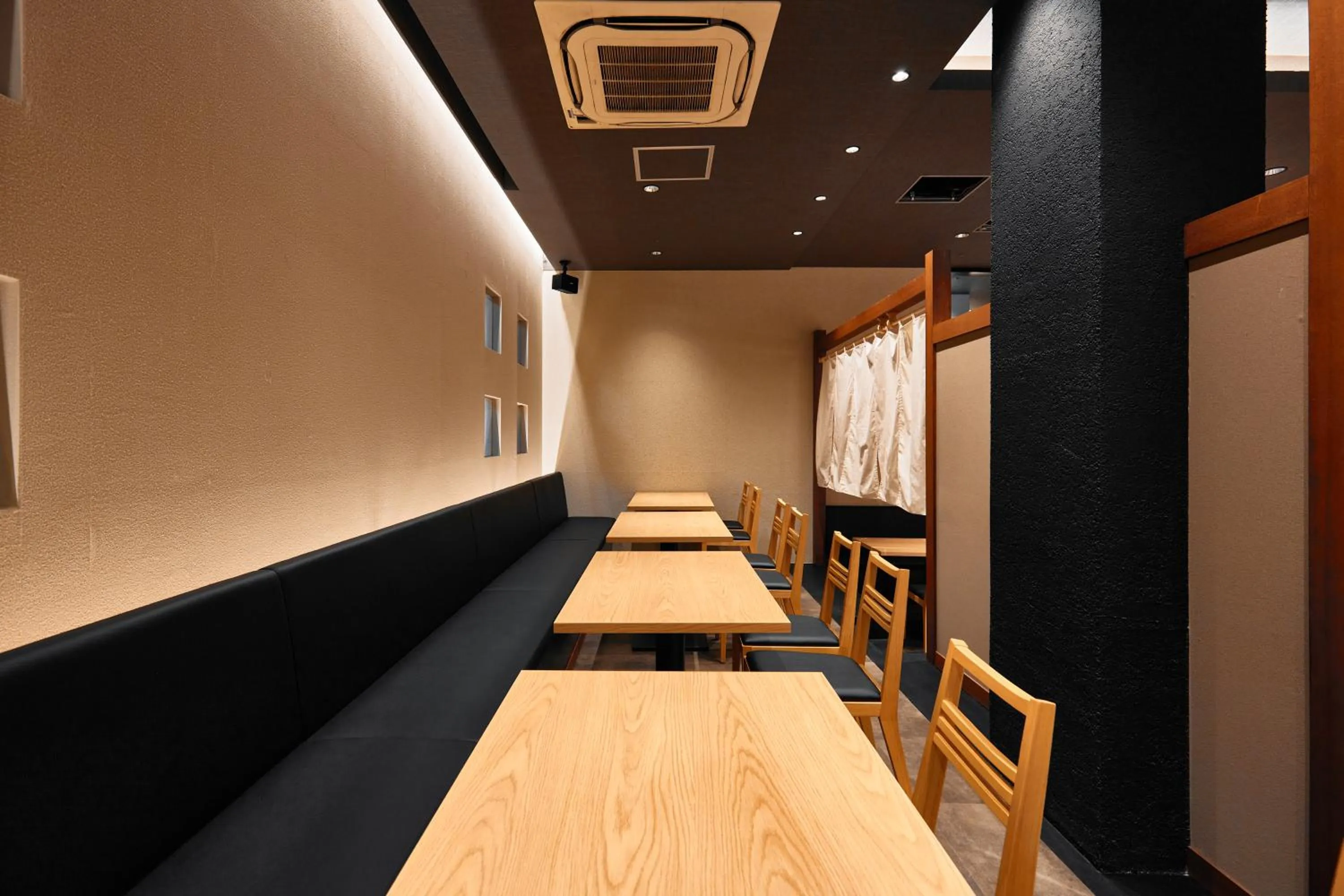 Restaurant/places to eat in Toyo Hotel