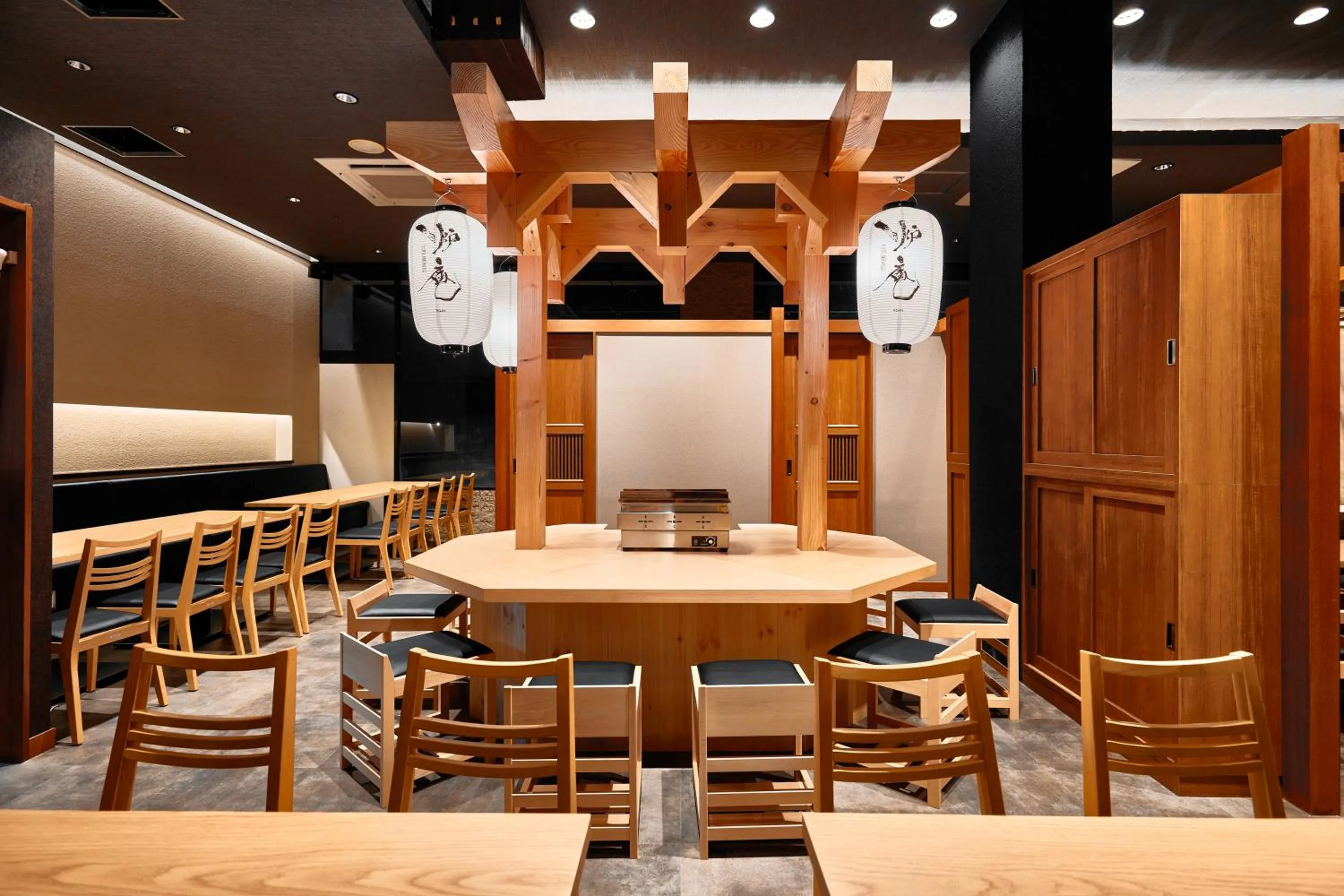Restaurant/places to eat in Toyo Hotel
