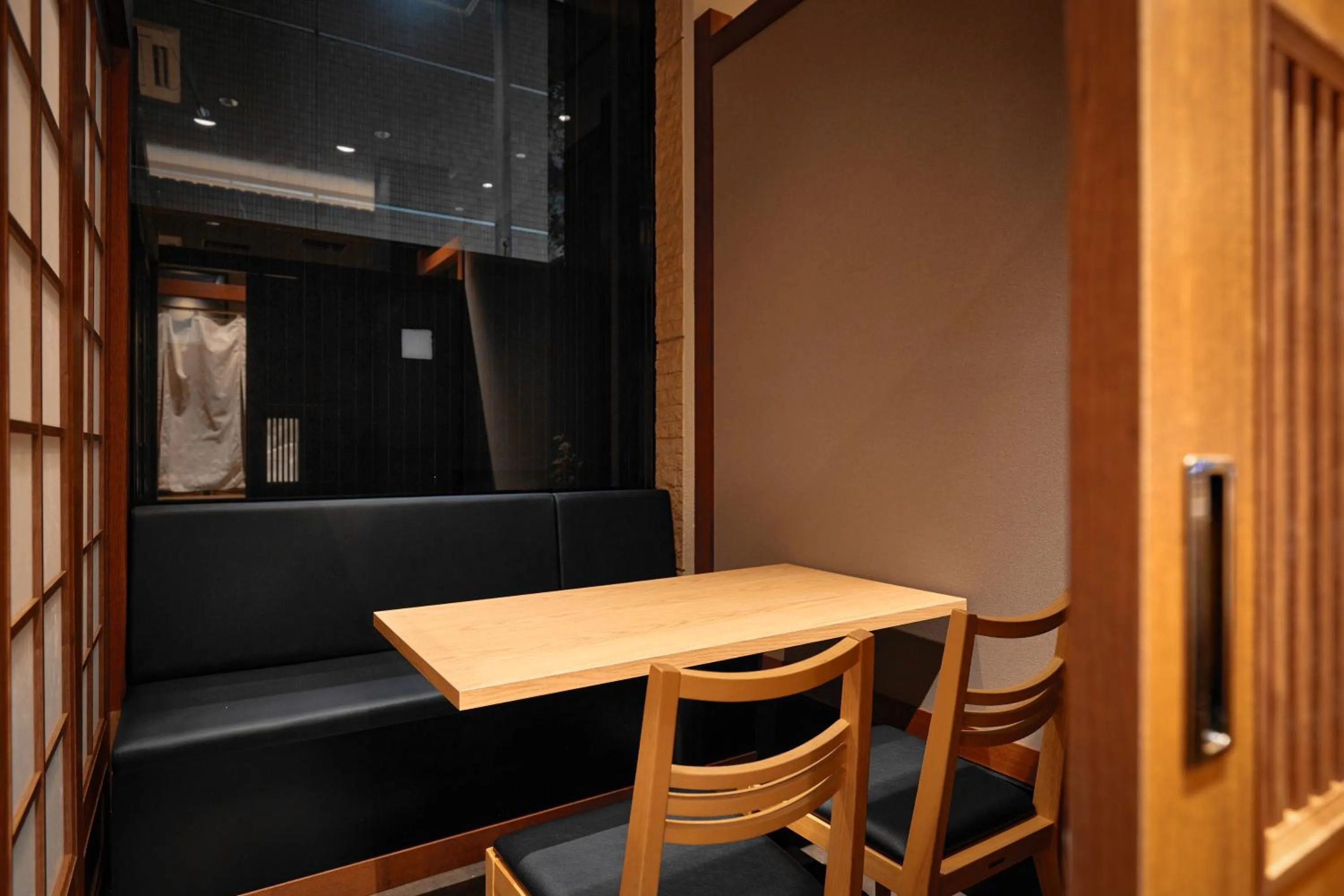 Restaurant/places to eat in Toyo Hotel