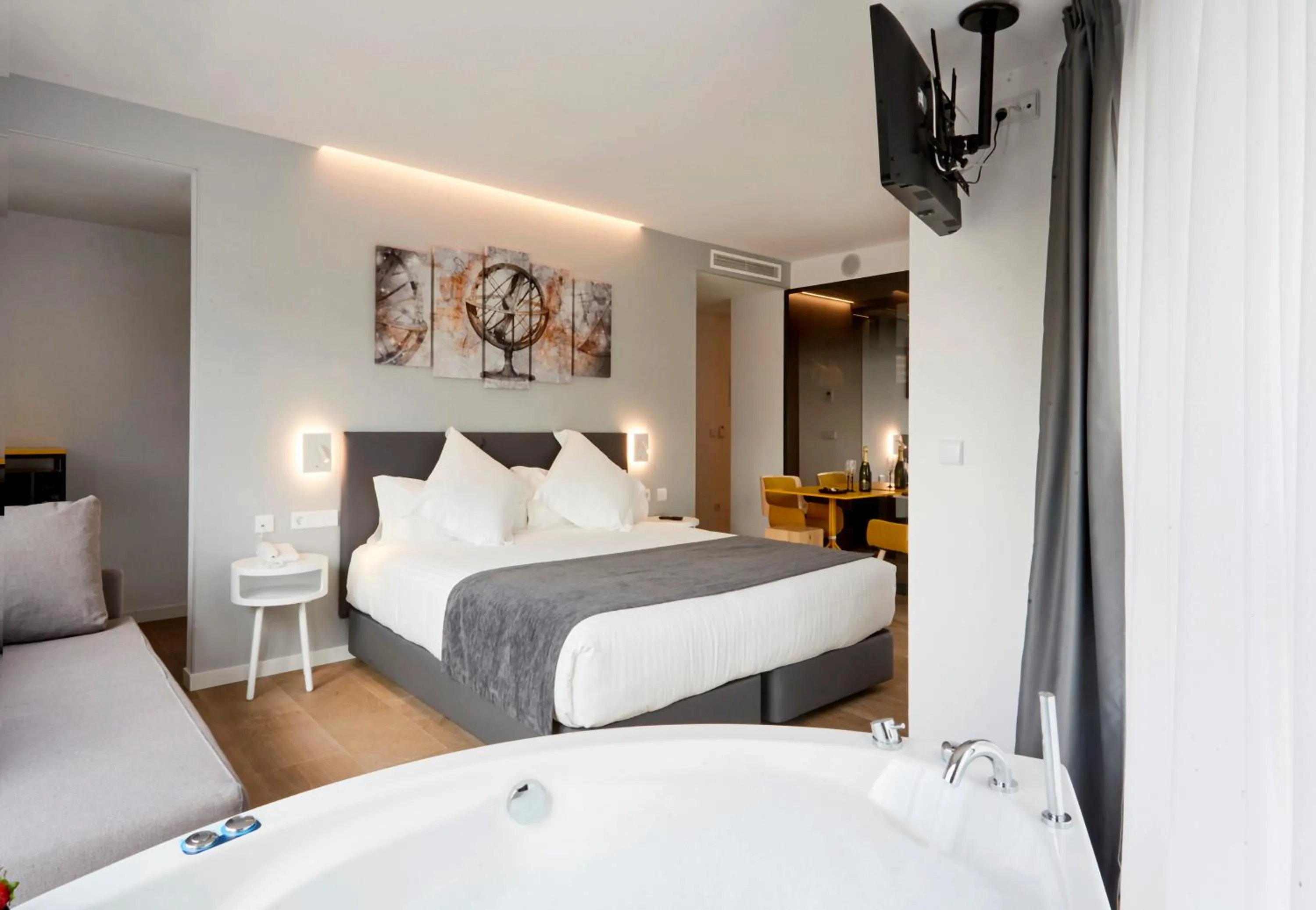 Bed in Sercotel Valencia Alameda 41