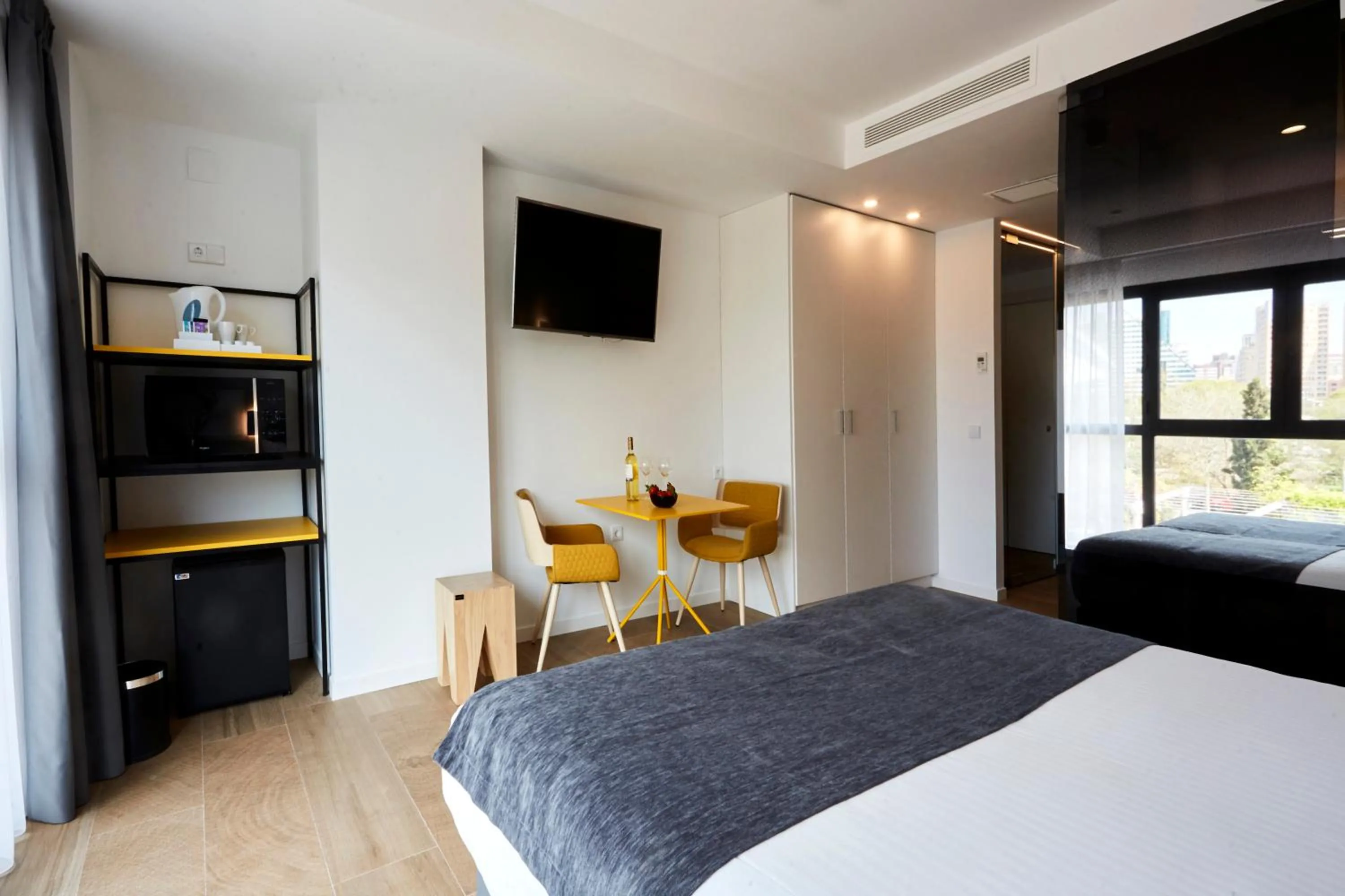 Photo of the whole room, Bed in Sercotel Valencia Alameda 41