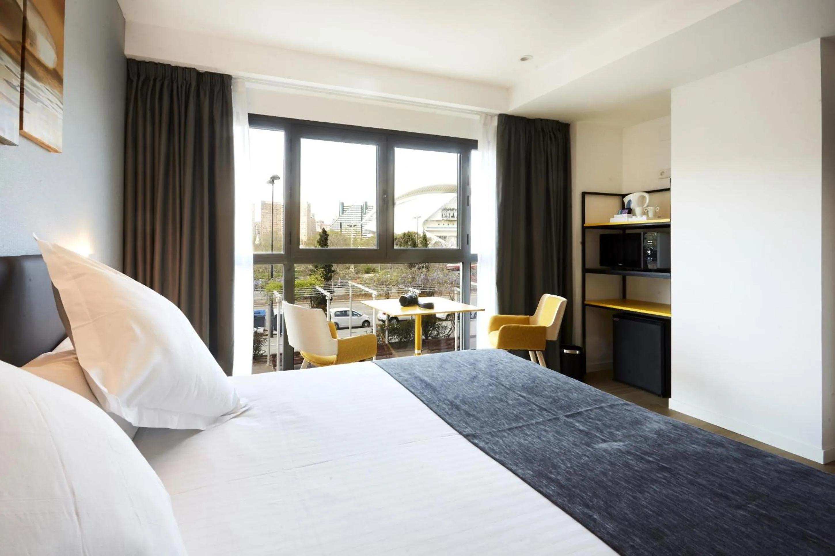 Photo of the whole room, Bed in Sercotel Valencia Alameda 41