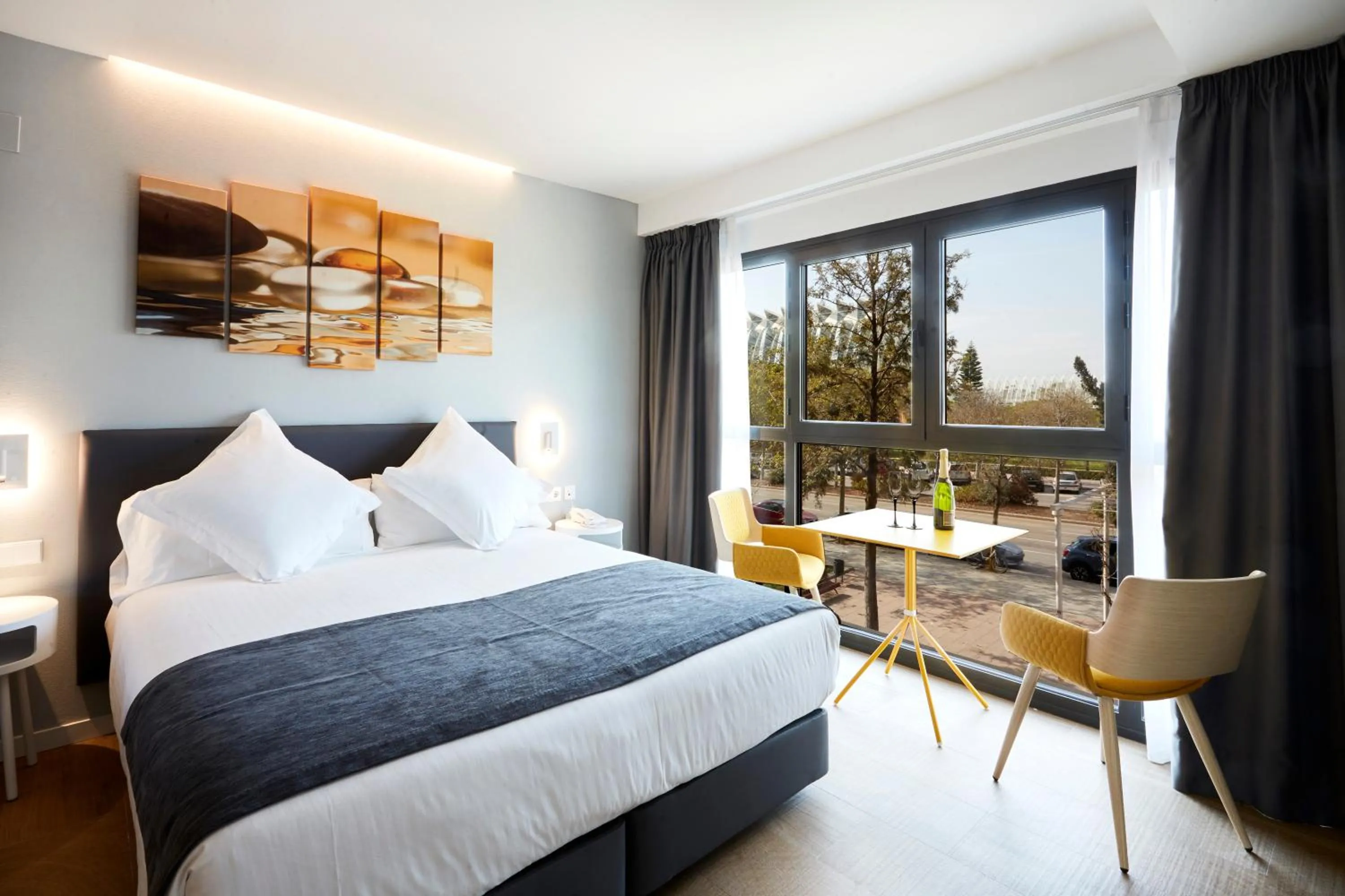 Bedroom, Bed in Sercotel Valencia Alameda 41