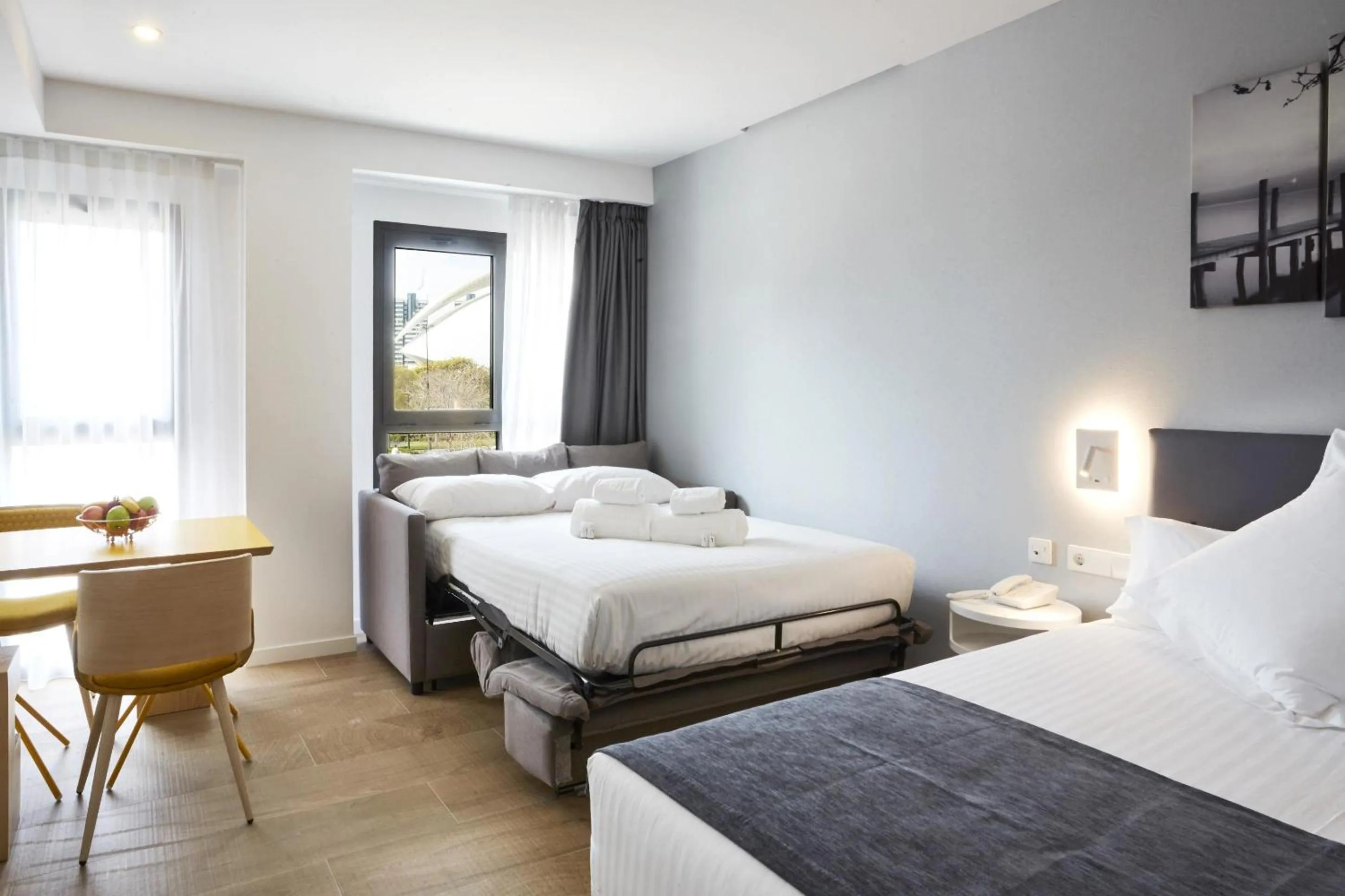 Photo of the whole room, Bed in Sercotel Valencia Alameda 41