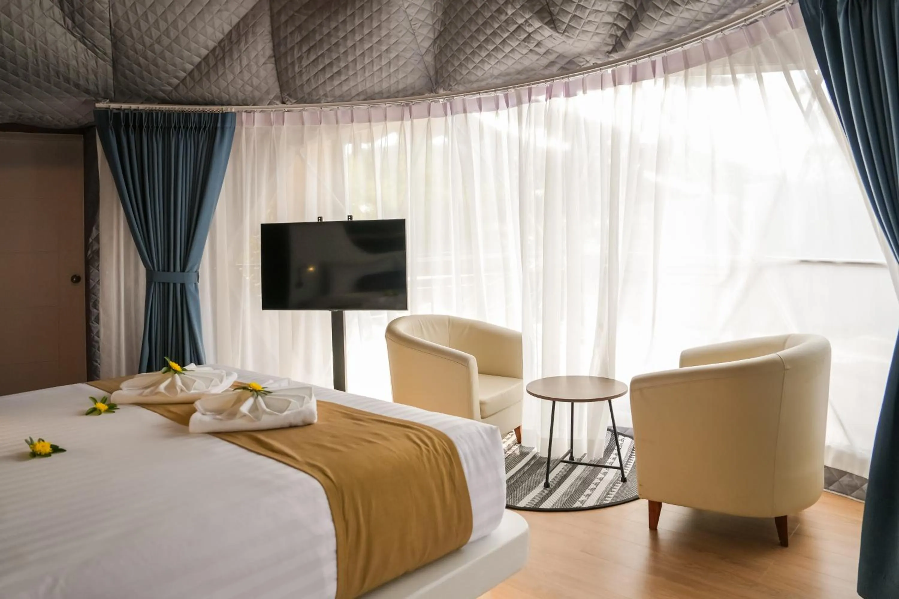 Bed in Le Resort and Villas