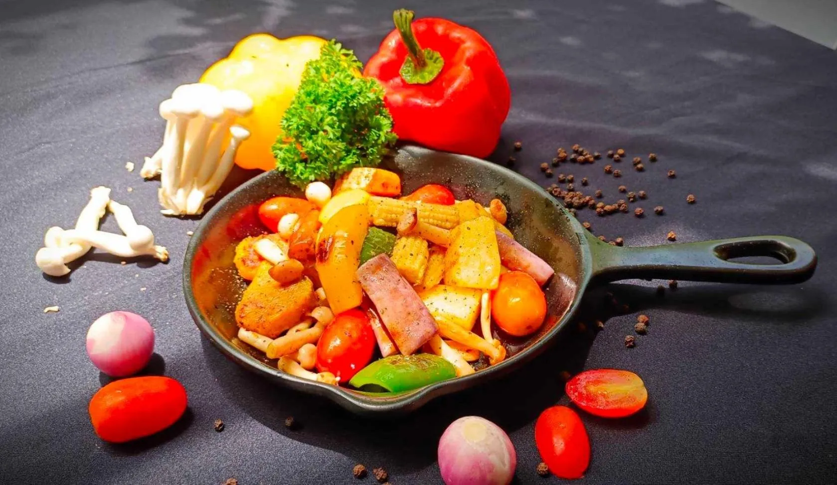 Food in Le Resort and Villas