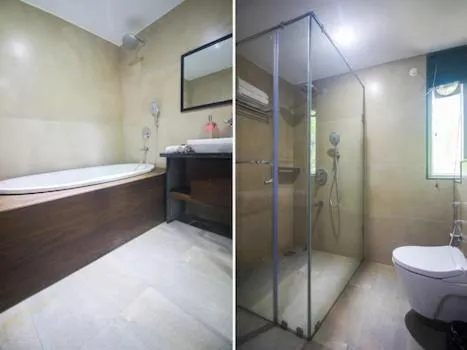 Shower in Okean De Goa Vagator