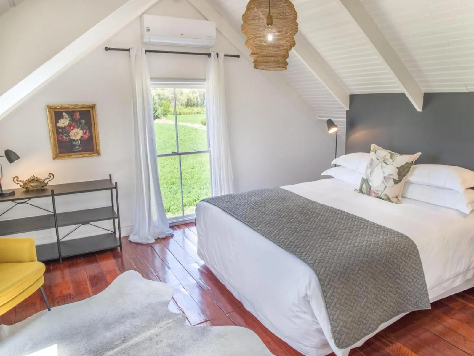 Photo of the whole room, Bed in The Barn On 62 - Cottages