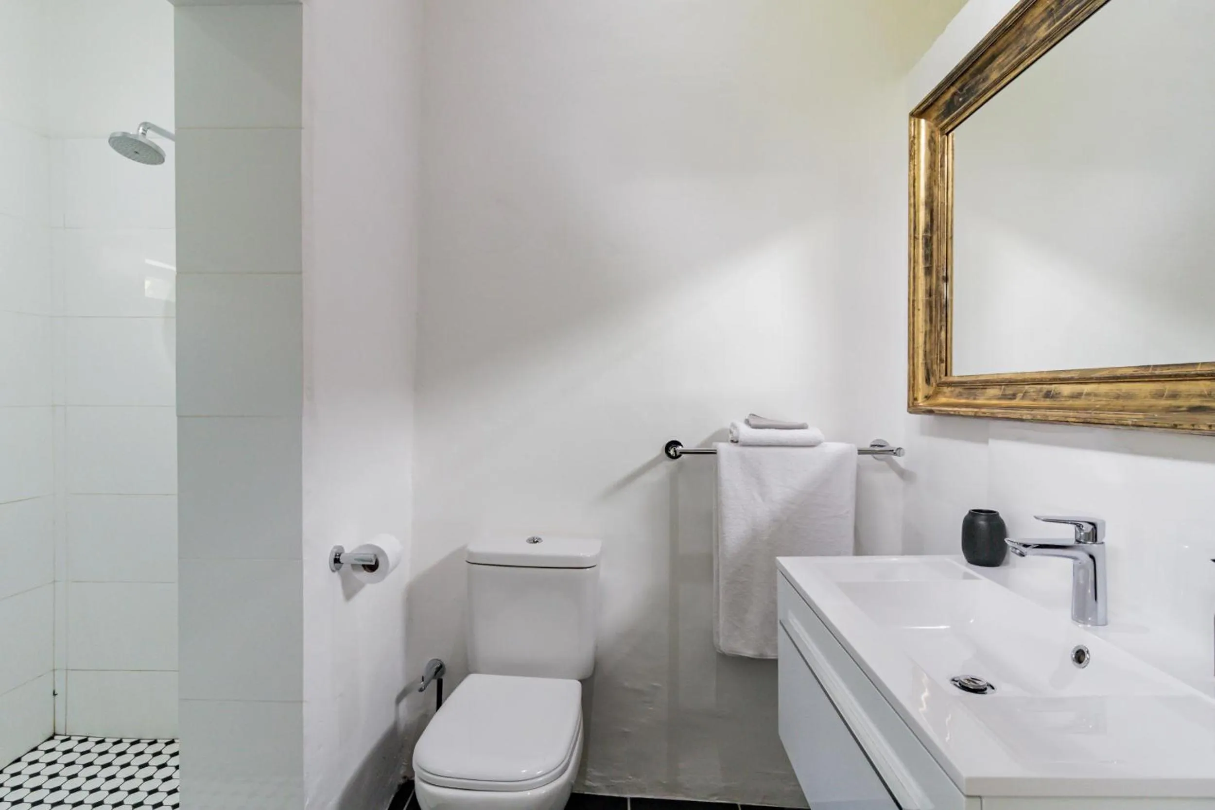 Bathroom in The Barn On 62 - Cottages