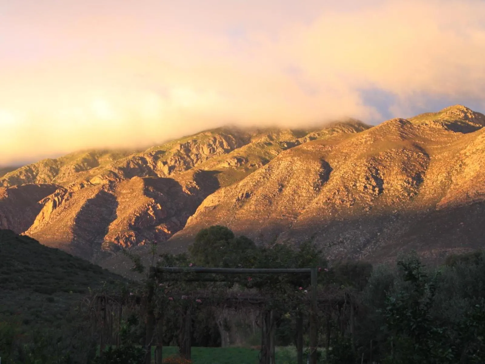 Mountain view in The Barn On 62 - Cottages