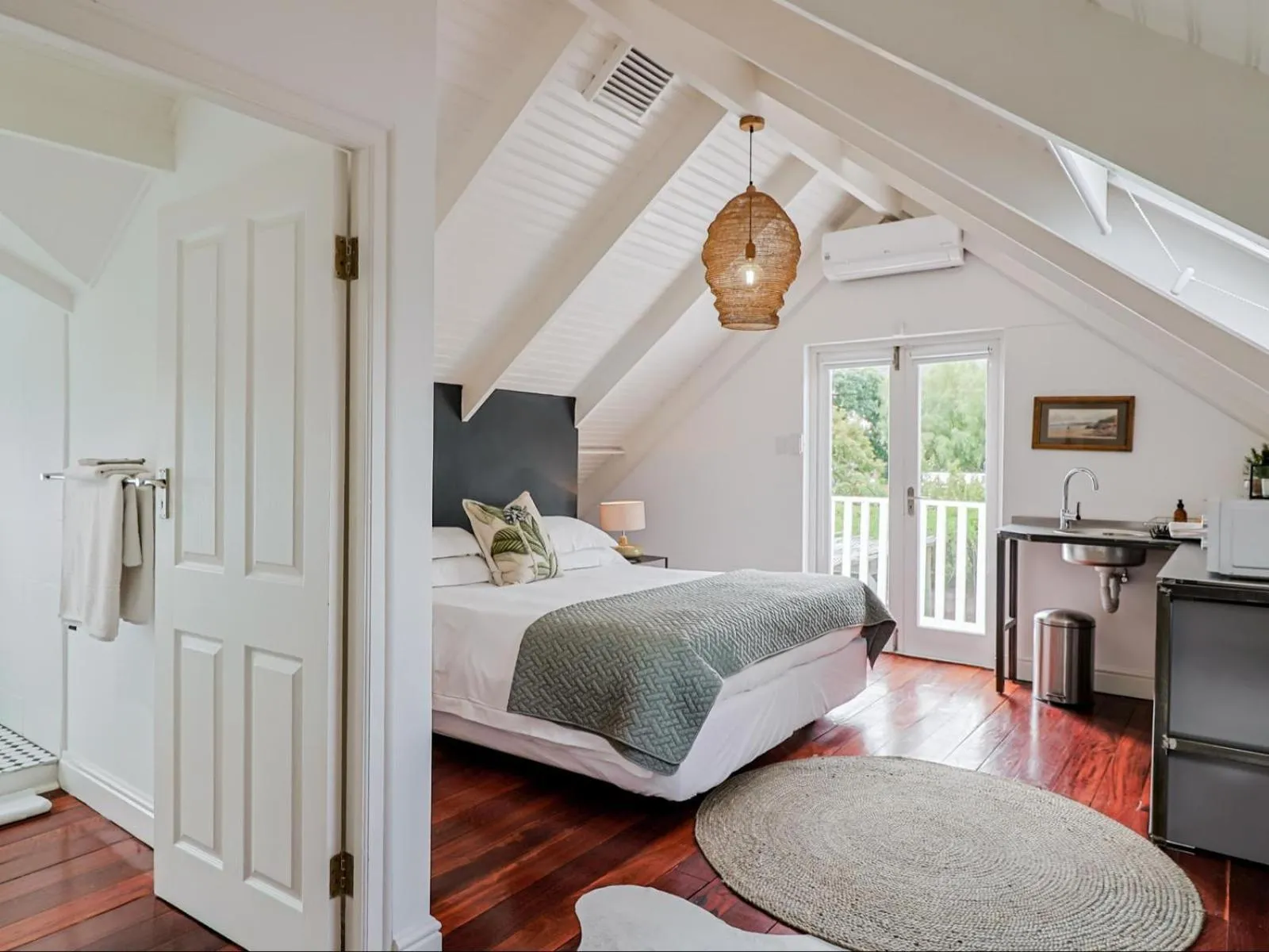 Photo of the whole room, Bed in The Barn On 62 - Cottages