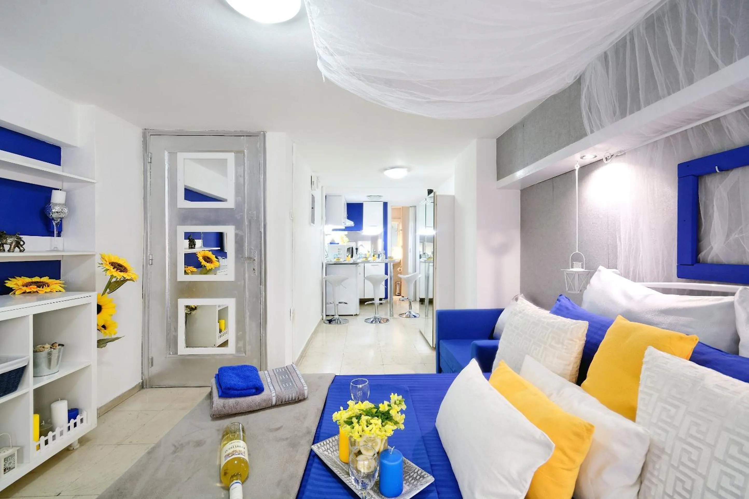 Photo of the whole room, Bed in Santorini Style in Athens, Greece