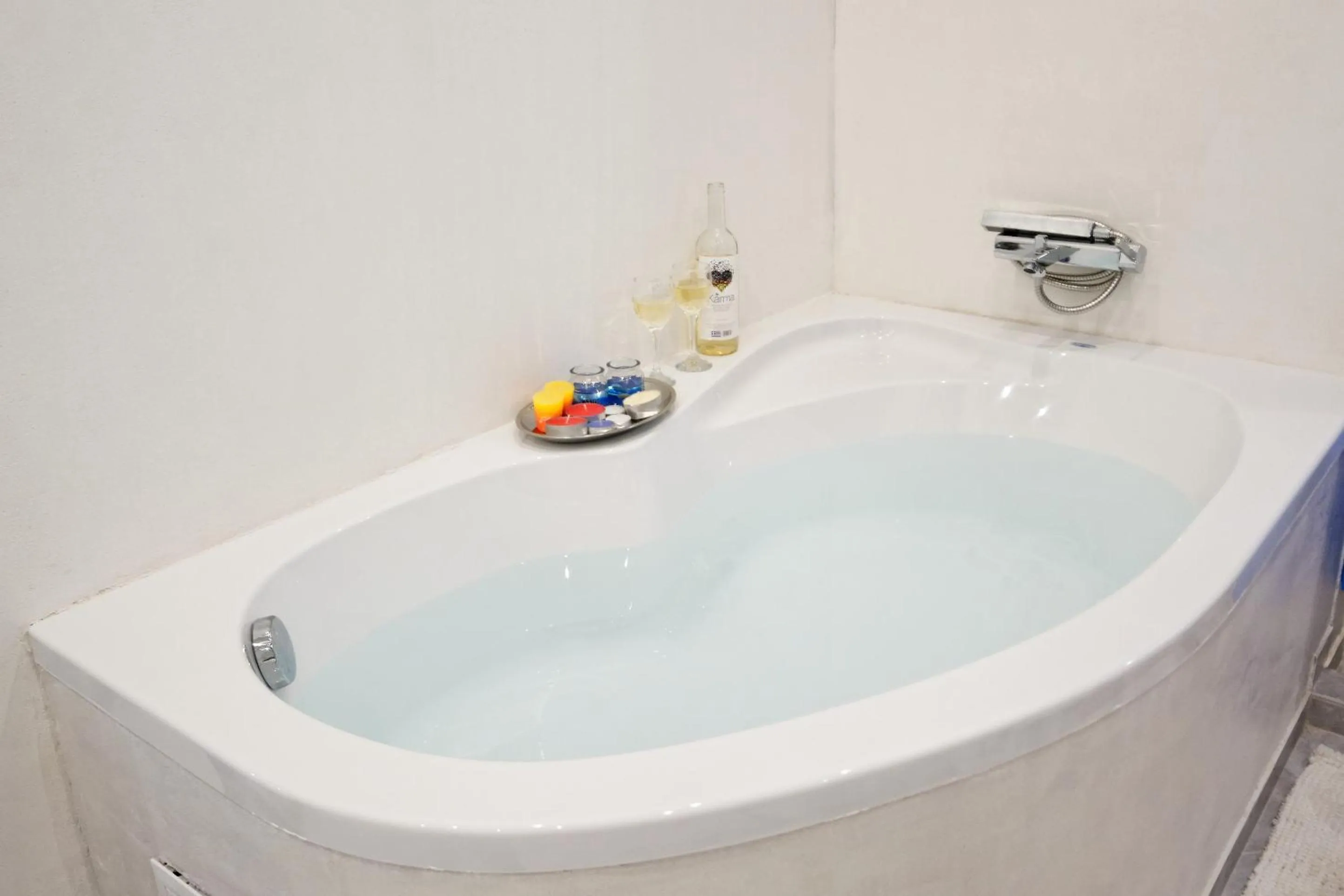 Bathroom in Santorini Style in Athens, Greece