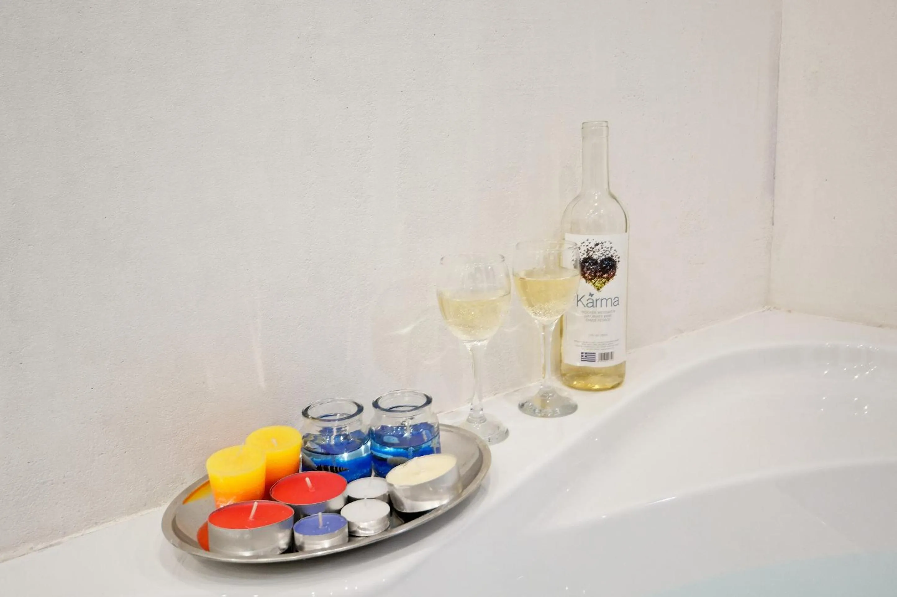 Bathroom in Santorini Style in Athens, Greece