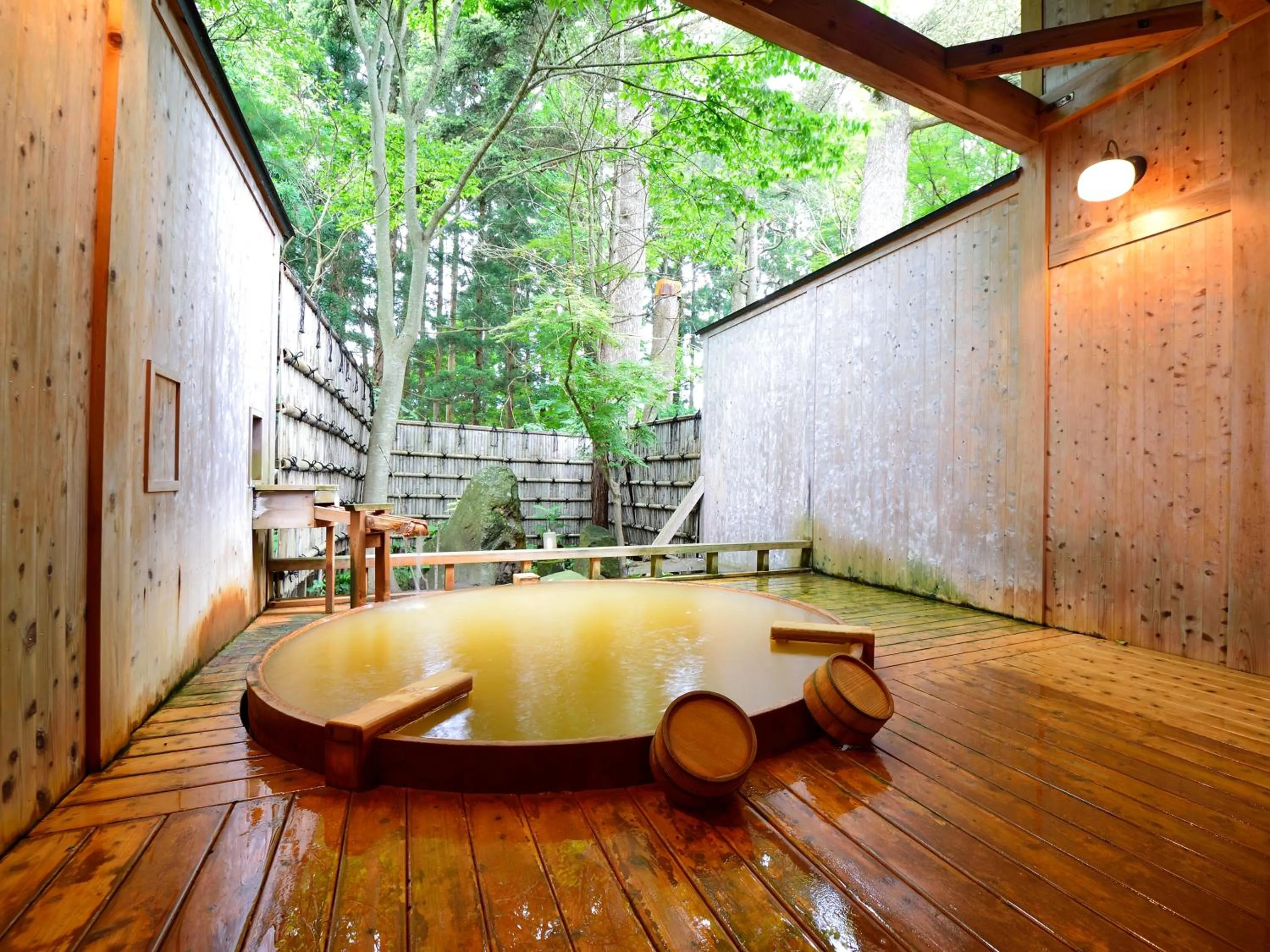 Hot Spring Bath in Syohoen