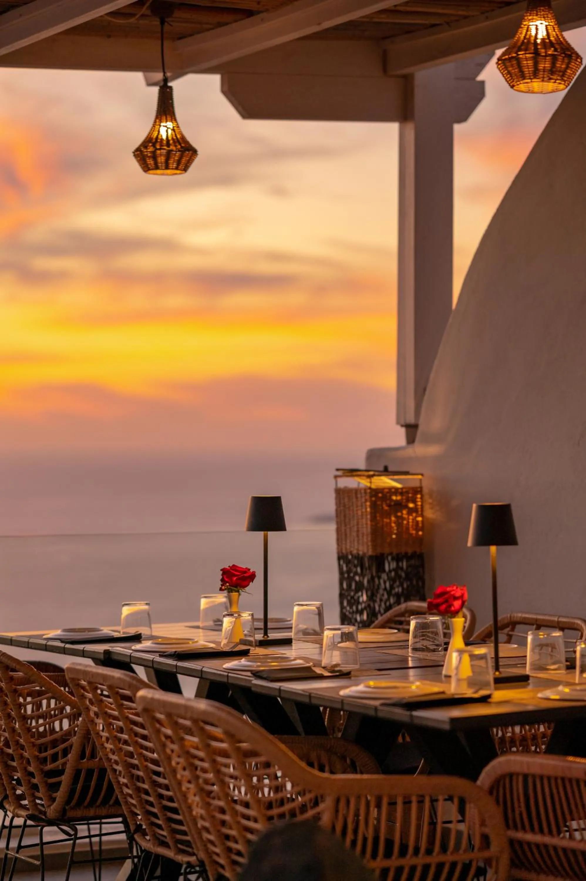 Restaurant/places to eat in Athermi Suites - Adults Only