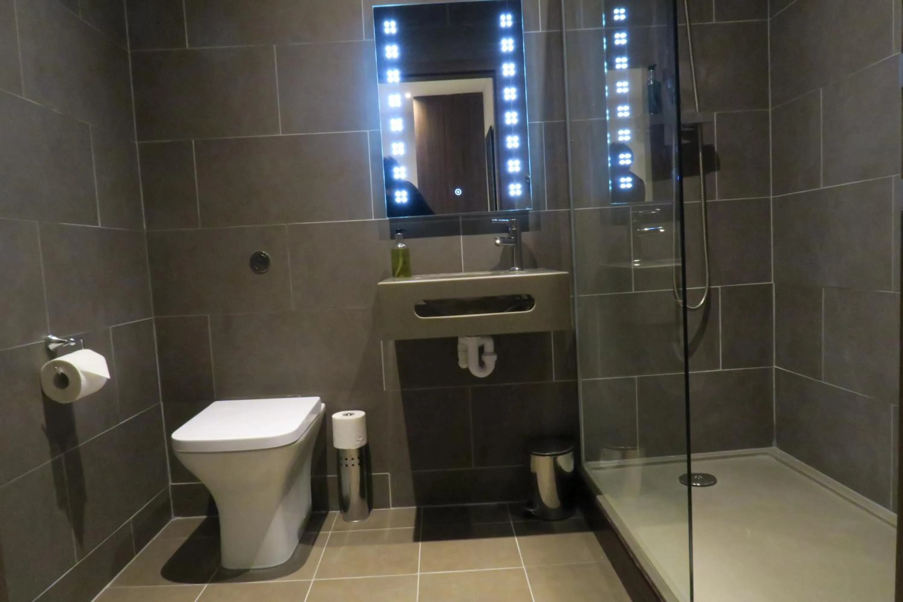 Bathroom in Quay Apartments Clarence House