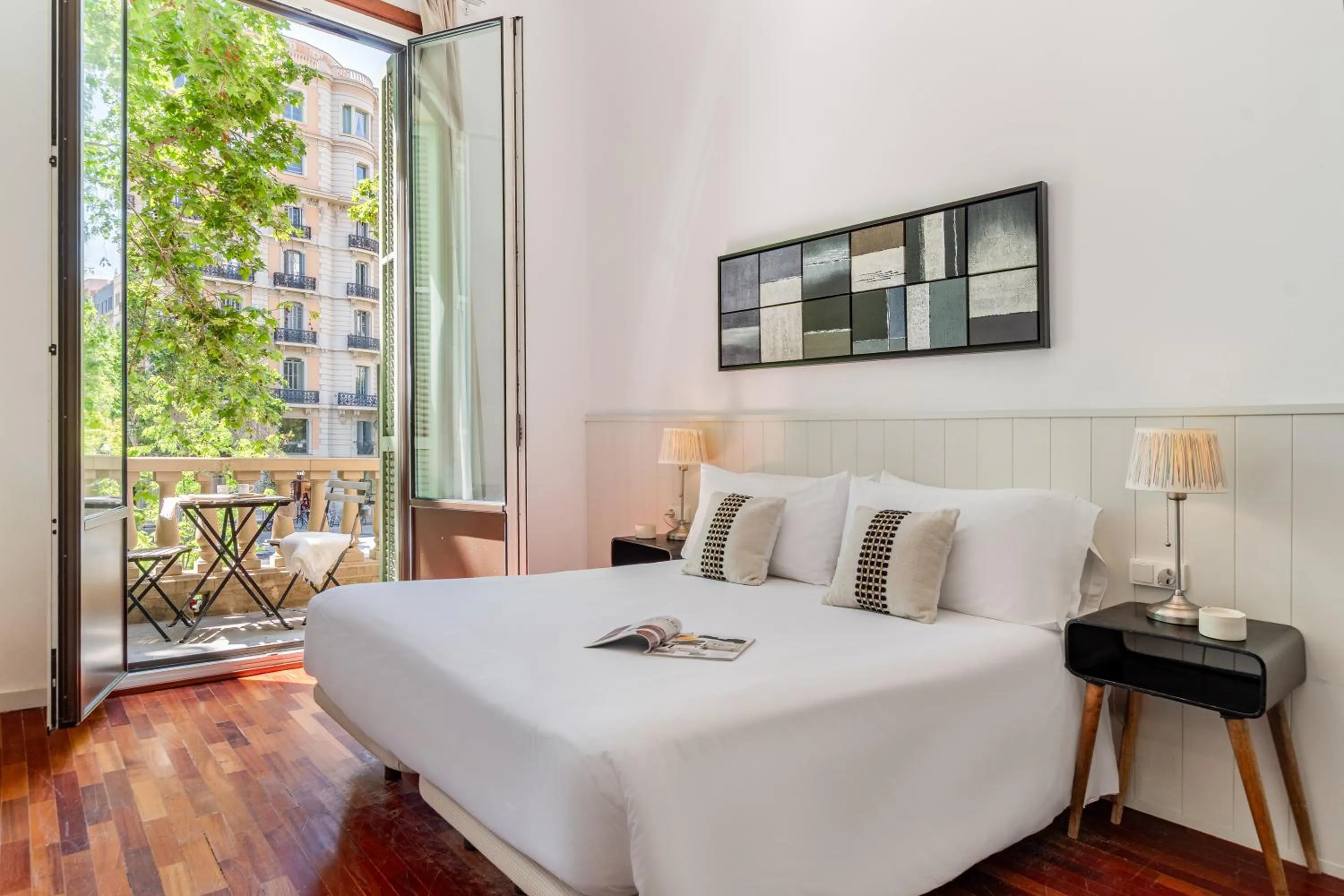 Bed in Aspasios Rambla Catalunya Apartments