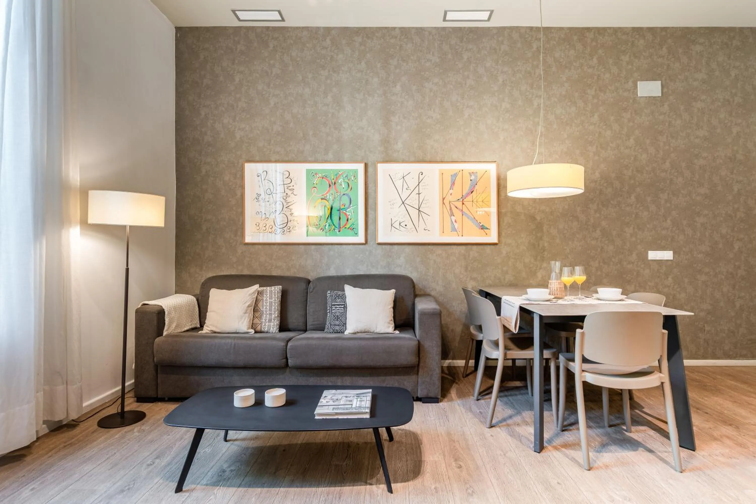 Living room in Aspasios Rambla Catalunya Apartments