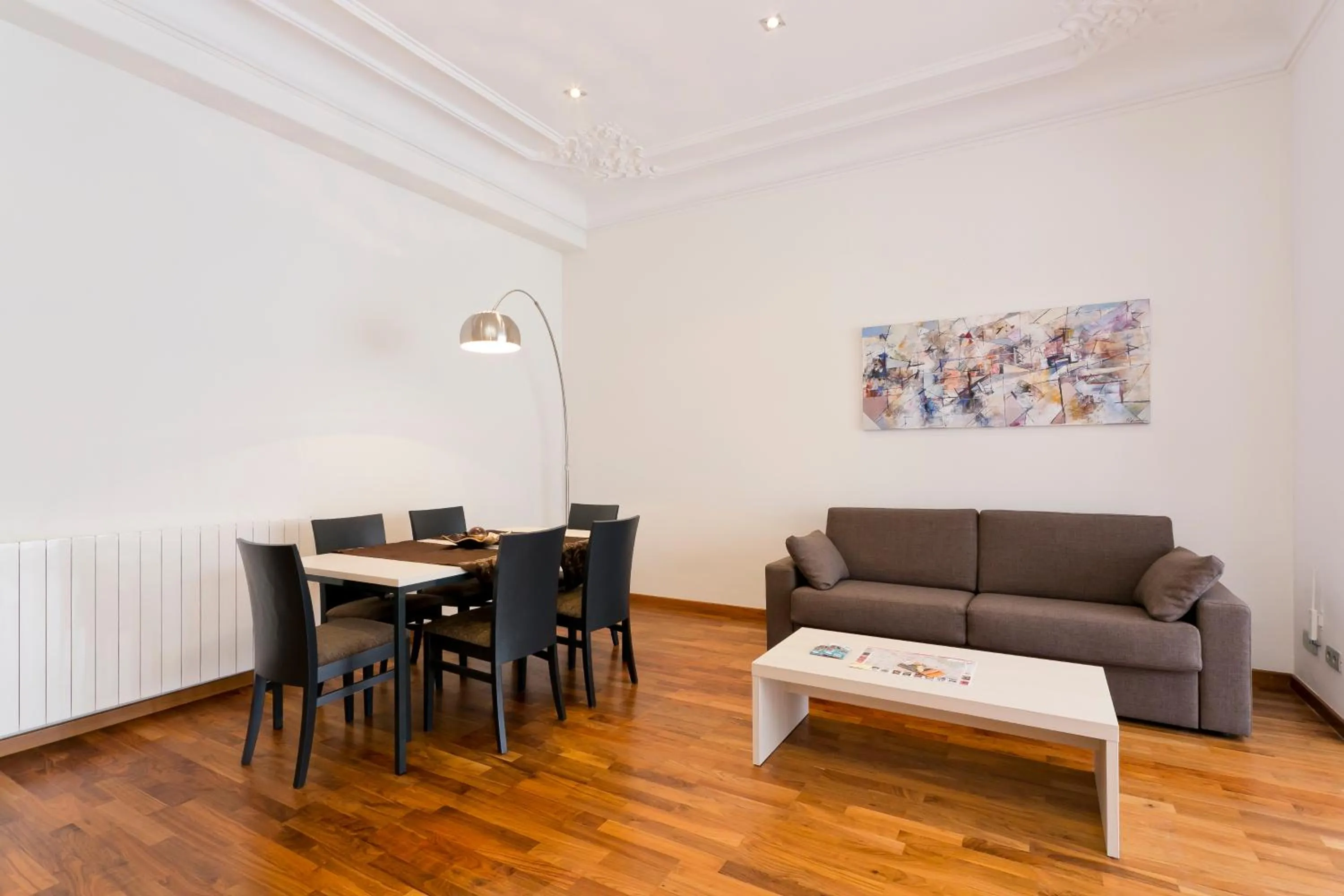 Living room in Aspasios Rambla Catalunya Apartments