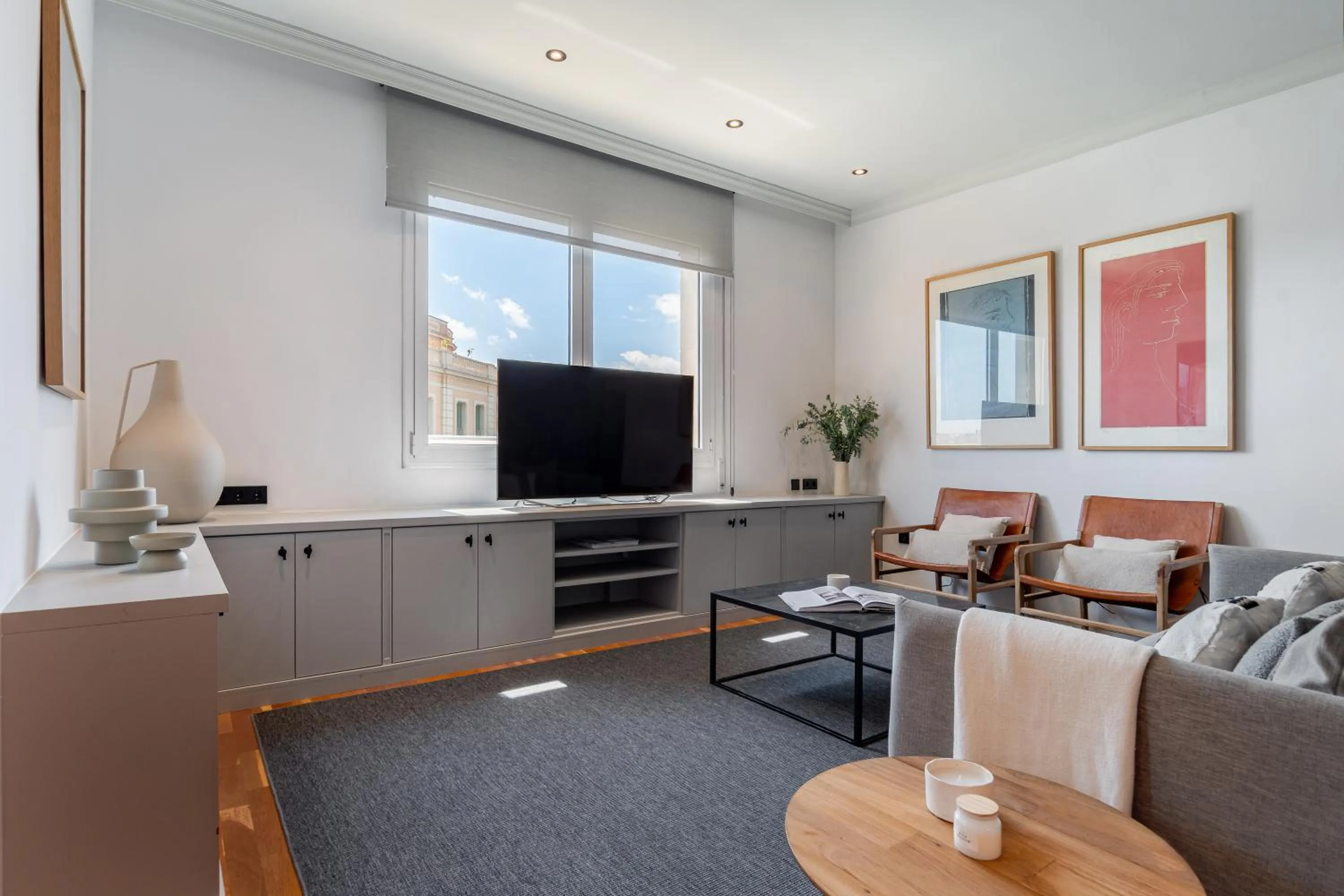 TV and multimedia in Aspasios Rambla Catalunya Apartments