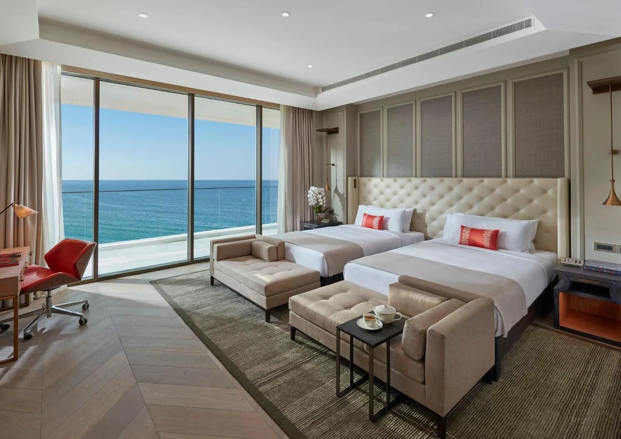 Photo of the whole room, Bed in Mandarin Oriental Jumeira, Dubai