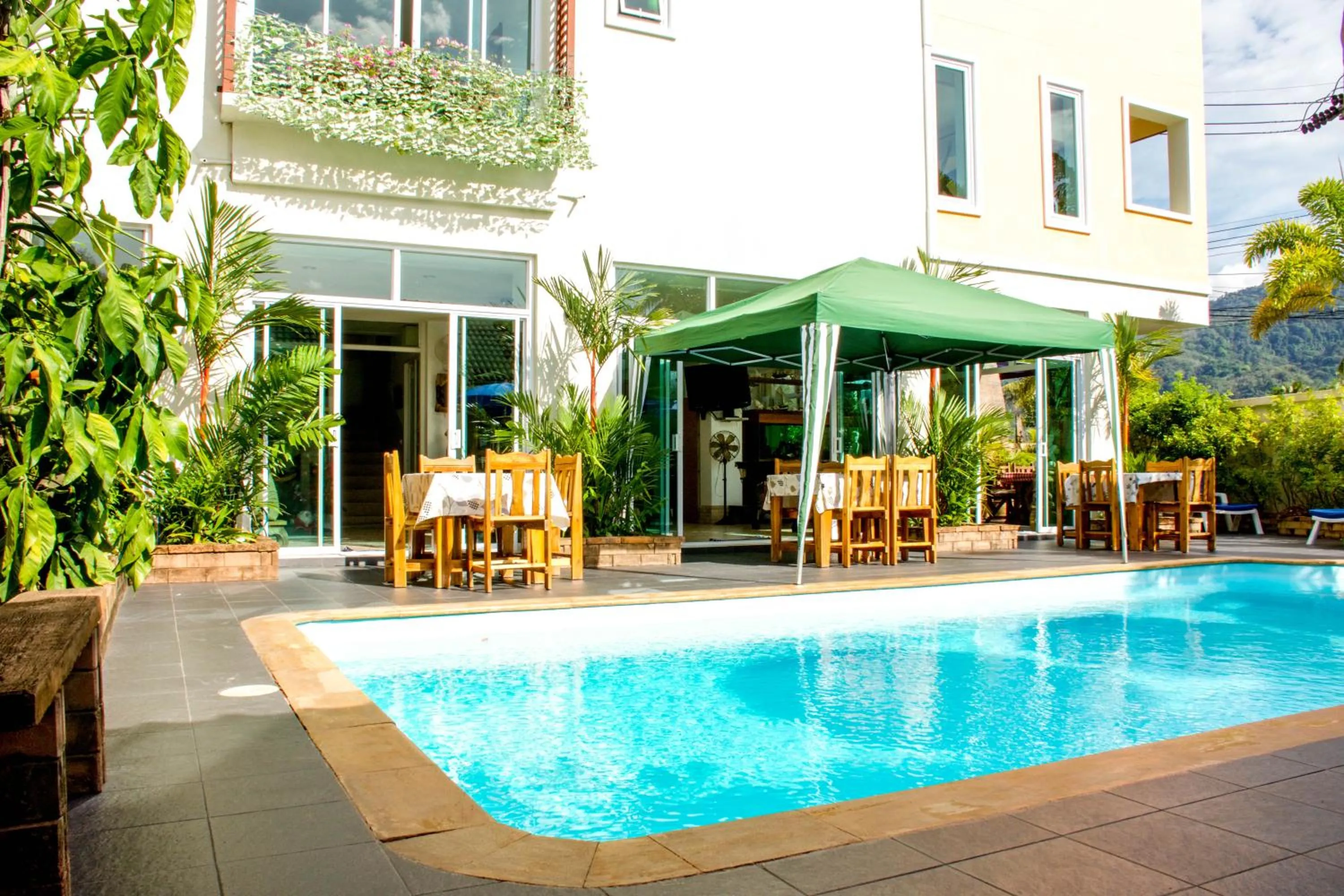 Day in Baan Rosa Bangtao Beach