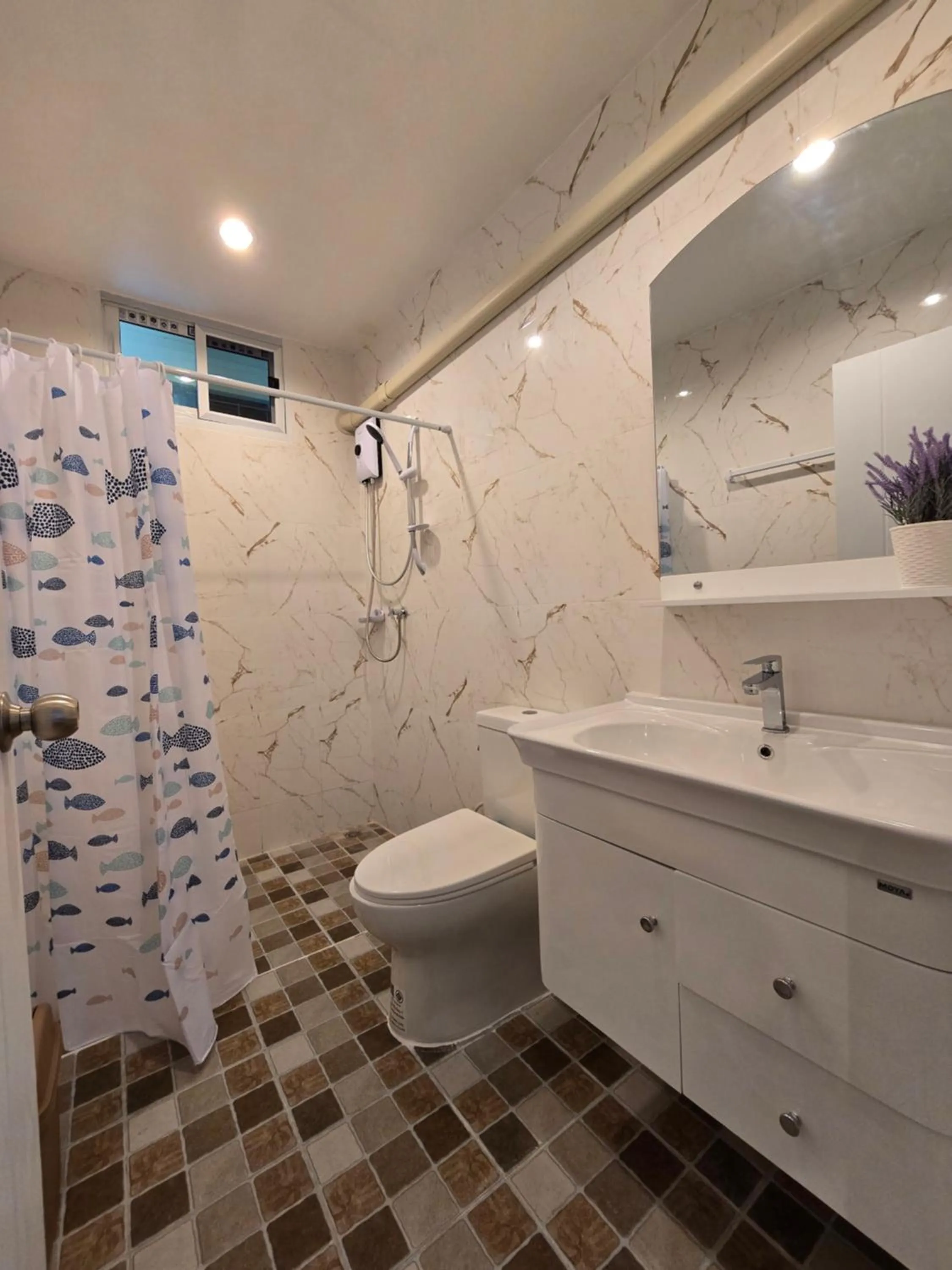 Bathroom in Baan Rosa Bangtao Beach