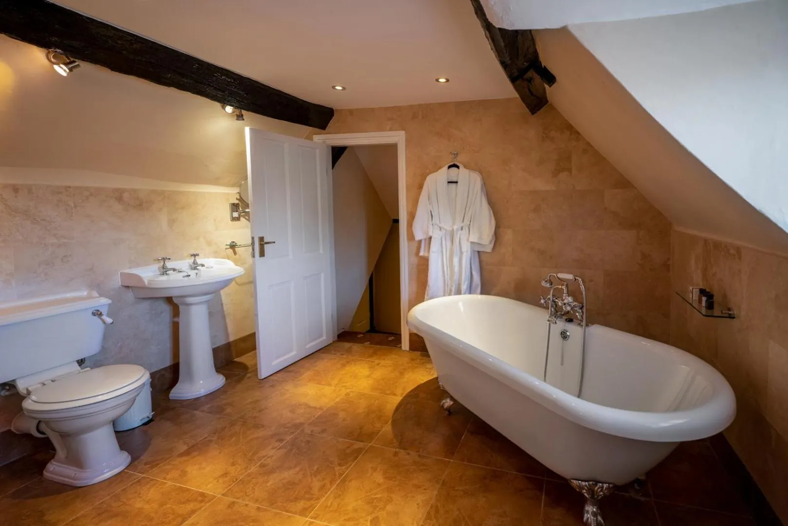 Bathroom in The White Swan Hotel Bar & Restaurant