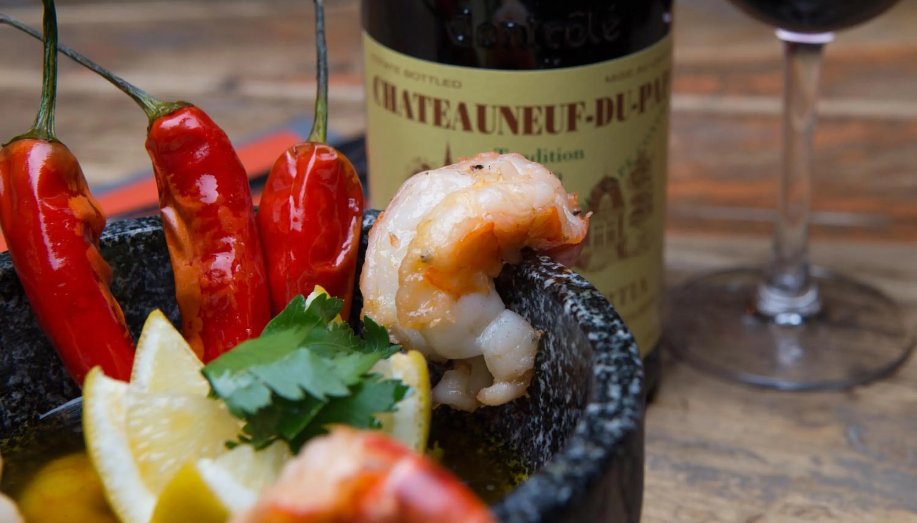 Restaurant/places to eat in The White Swan Hotel Bar & Restaurant