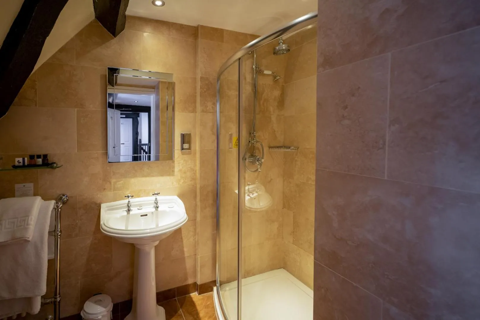 Bathroom in The White Swan Hotel Bar & Restaurant